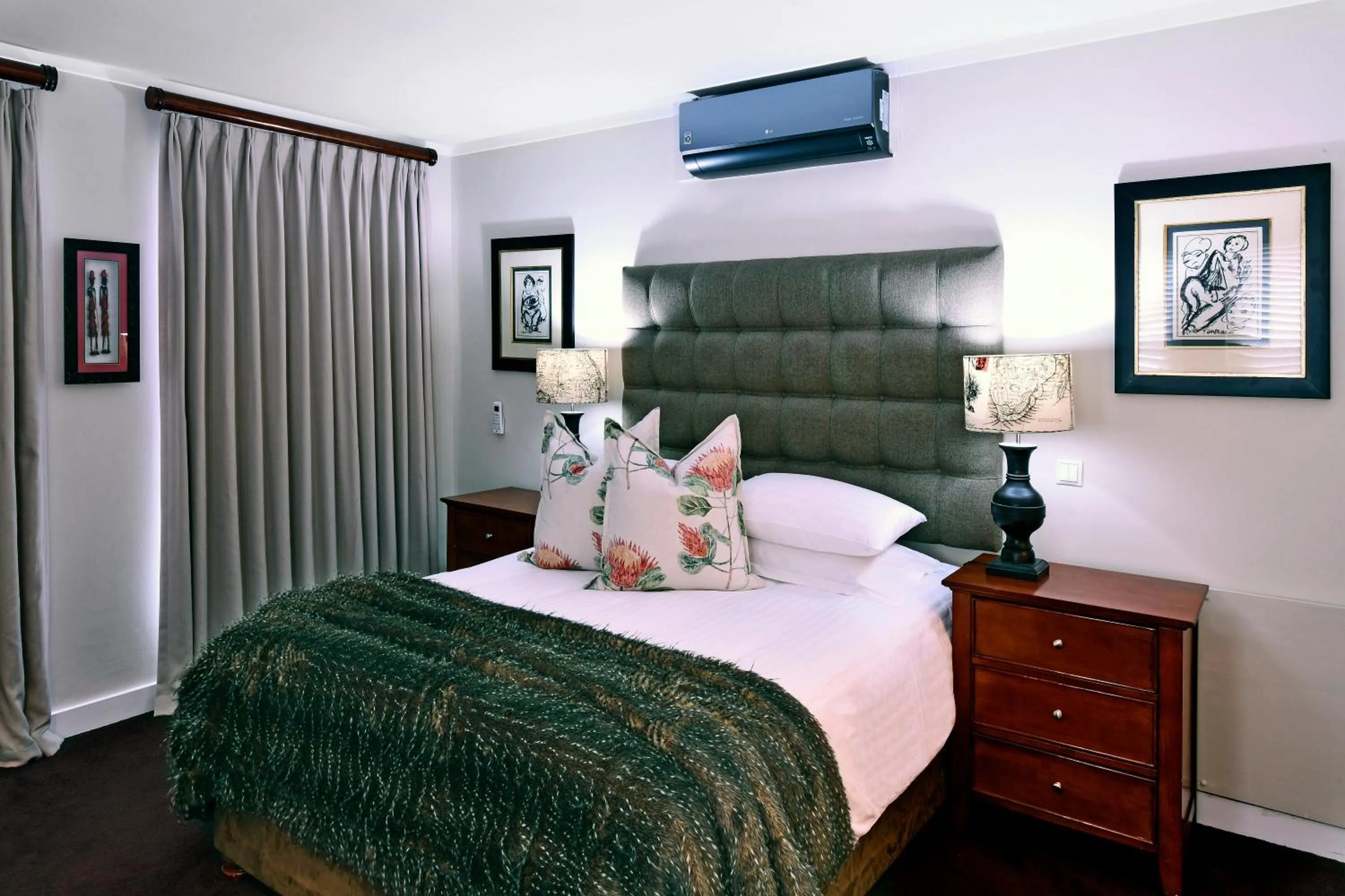 Bedroom, Bed in Le Petit Bijou Aparthotel