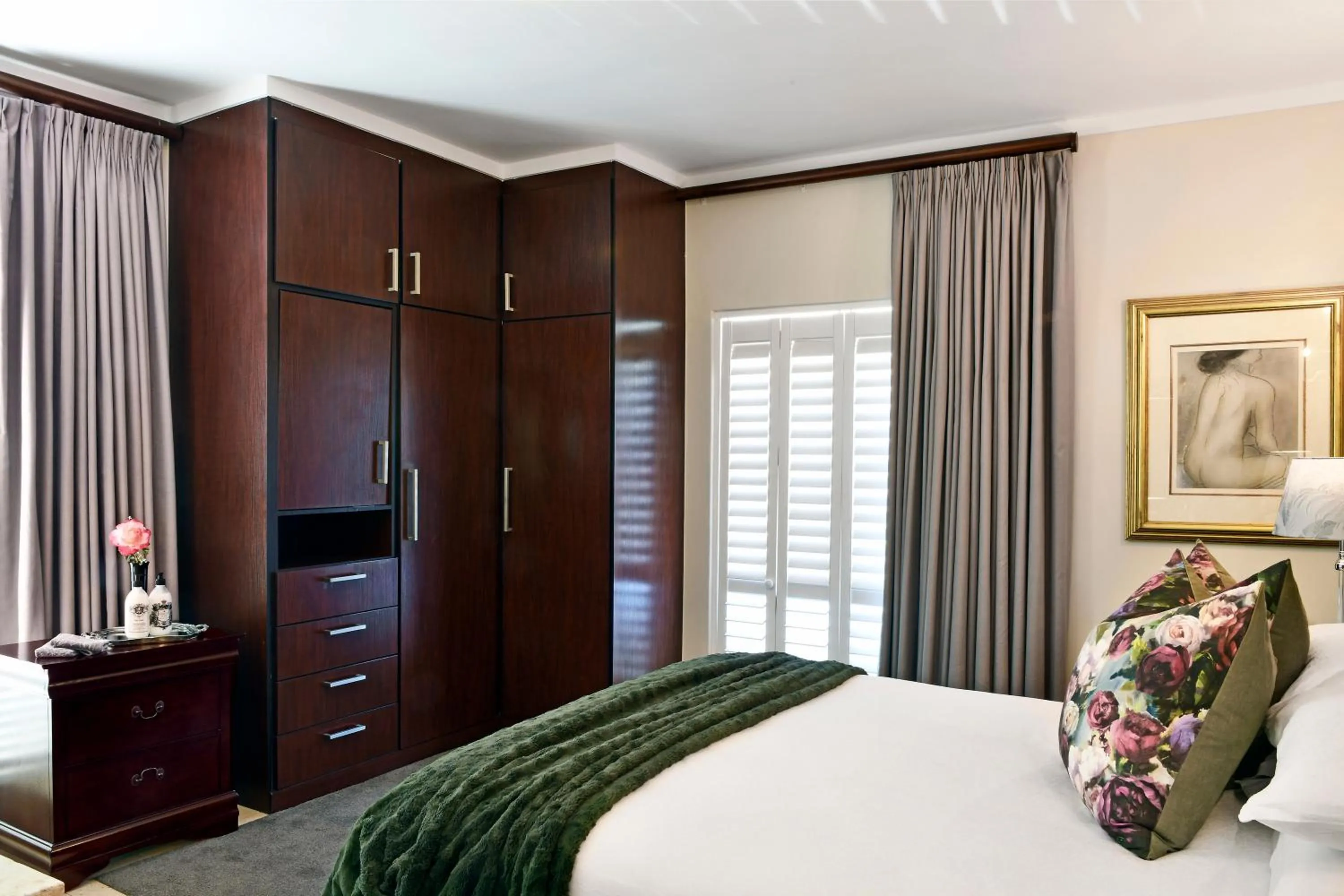 Bedroom, Bed in Le Petit Bijou Aparthotel