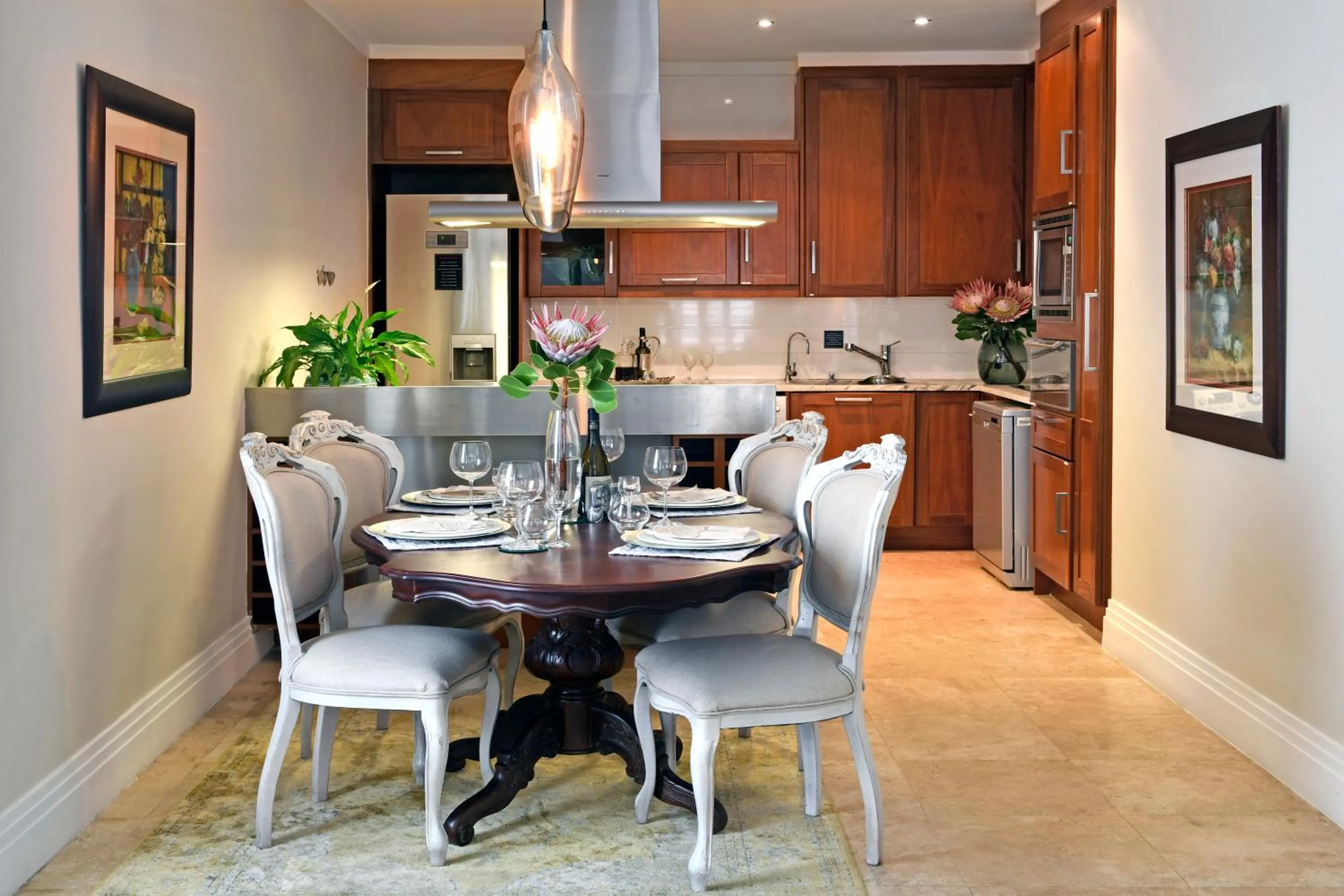 Kitchen or kitchenette in Le Petit Bijou Aparthotel