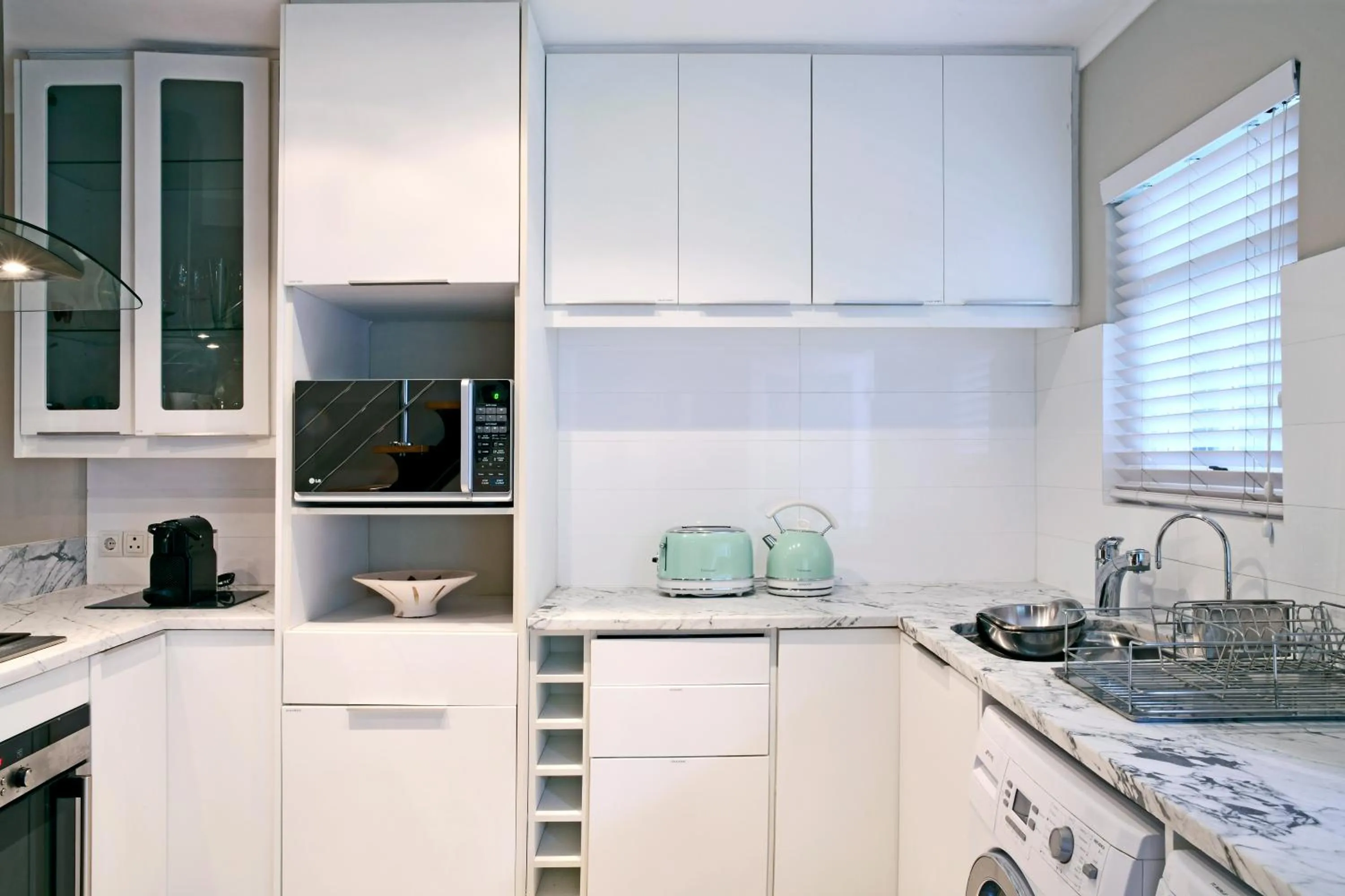 kitchen in Le Petit Bijou Aparthotel