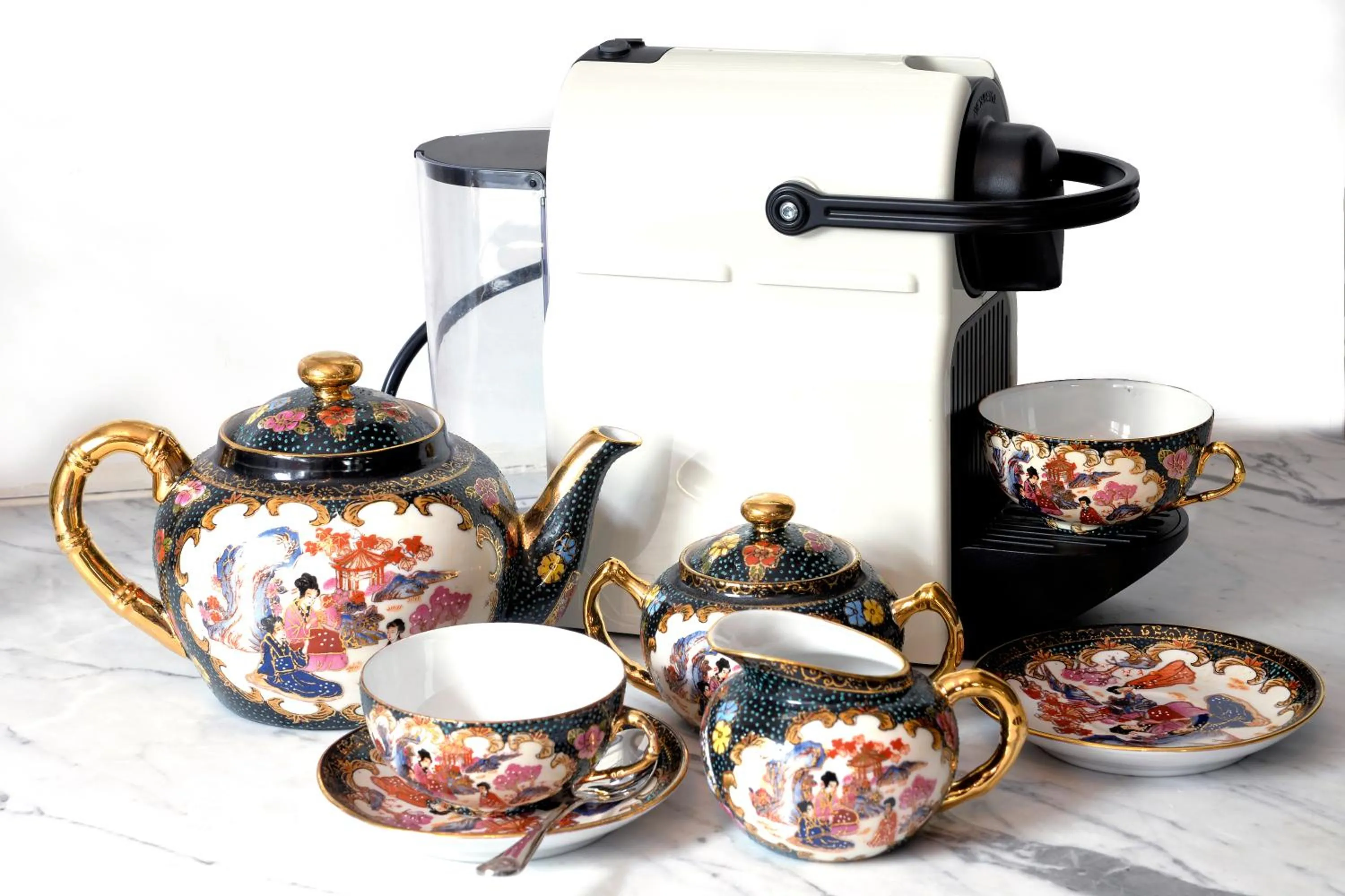 Coffee/tea facilities in Le Petit Bijou Aparthotel