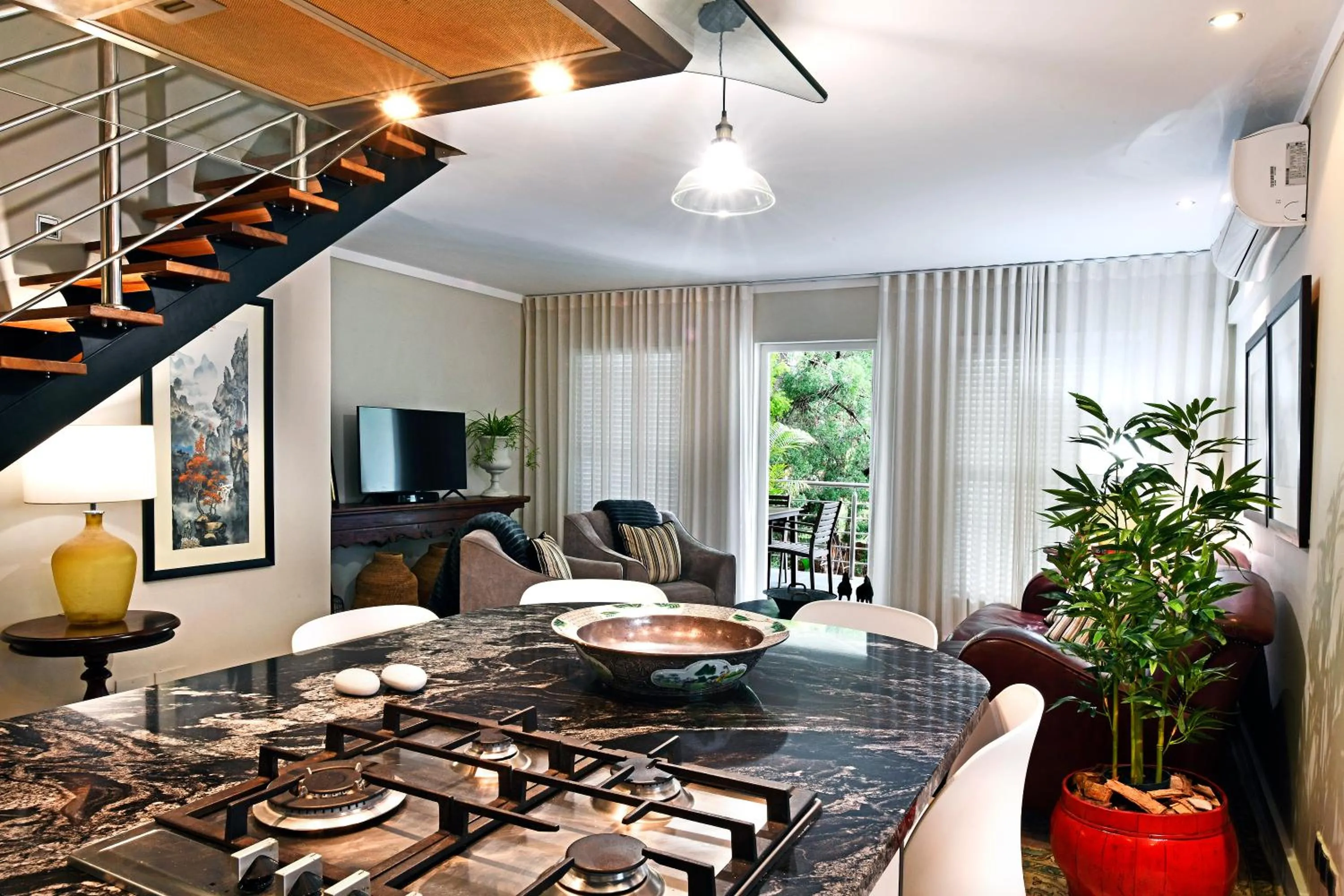 Seating area in Le Petit Bijou Aparthotel