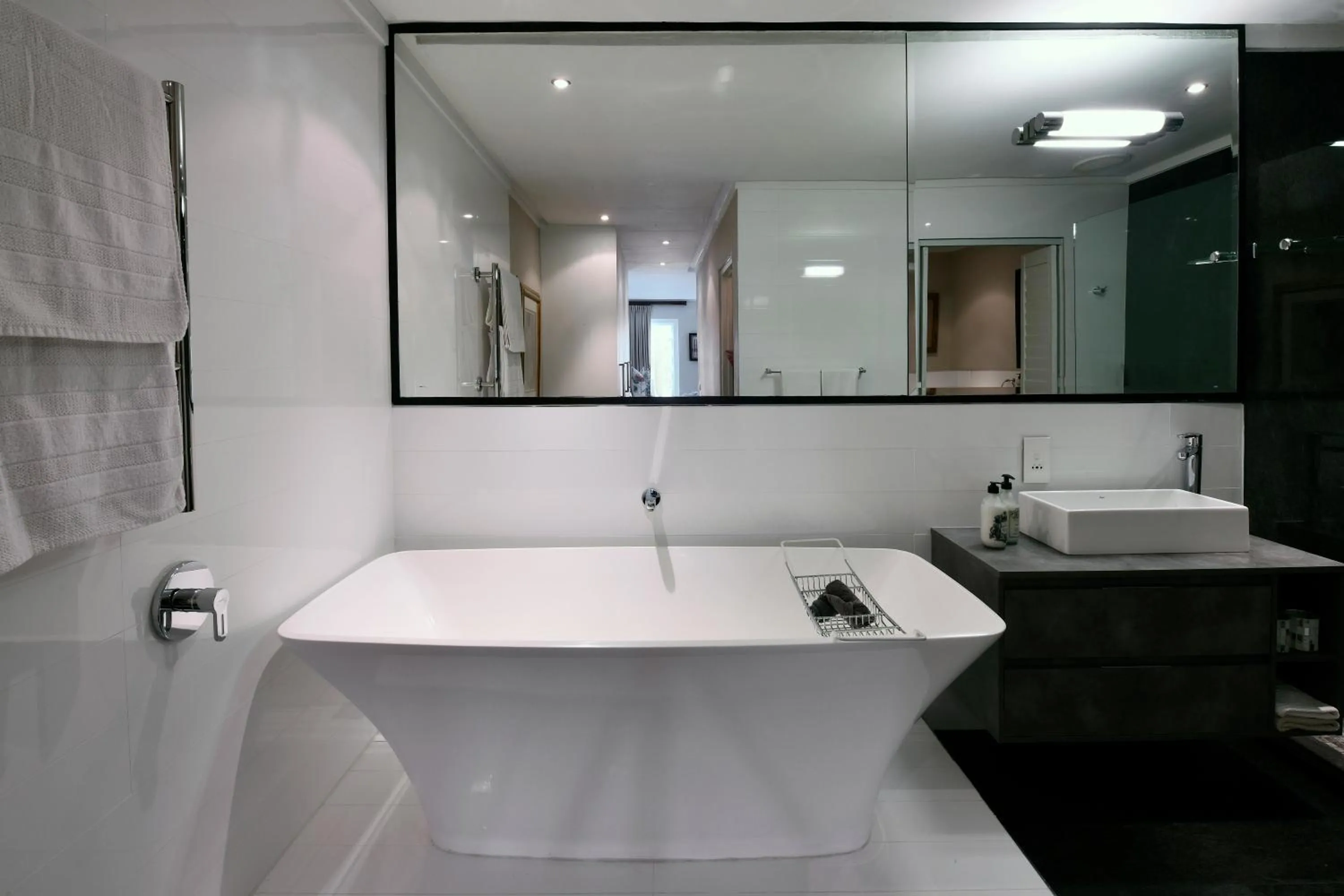 Bathroom in Le Petit Bijou Aparthotel