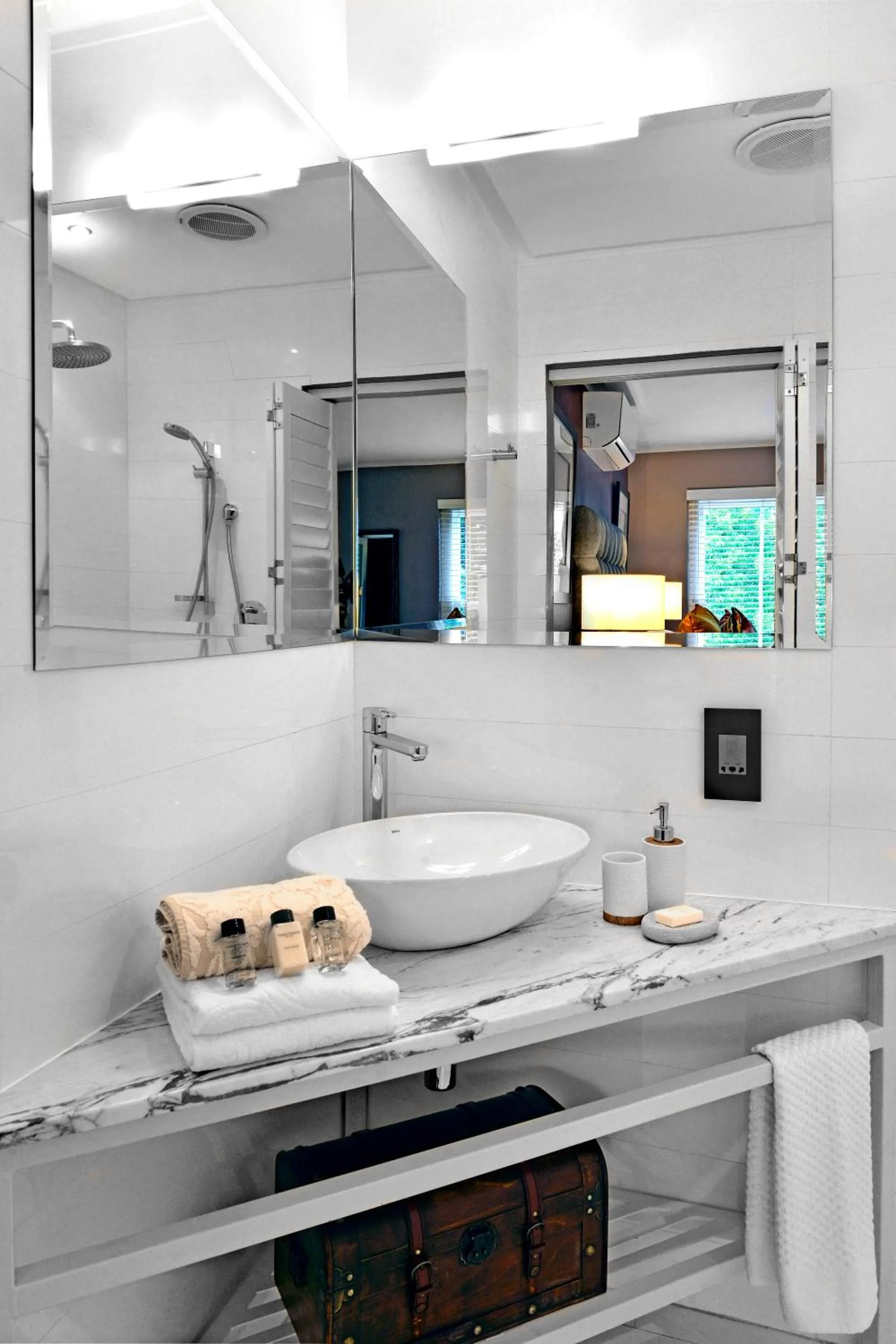 Bathroom in Le Petit Bijou Aparthotel