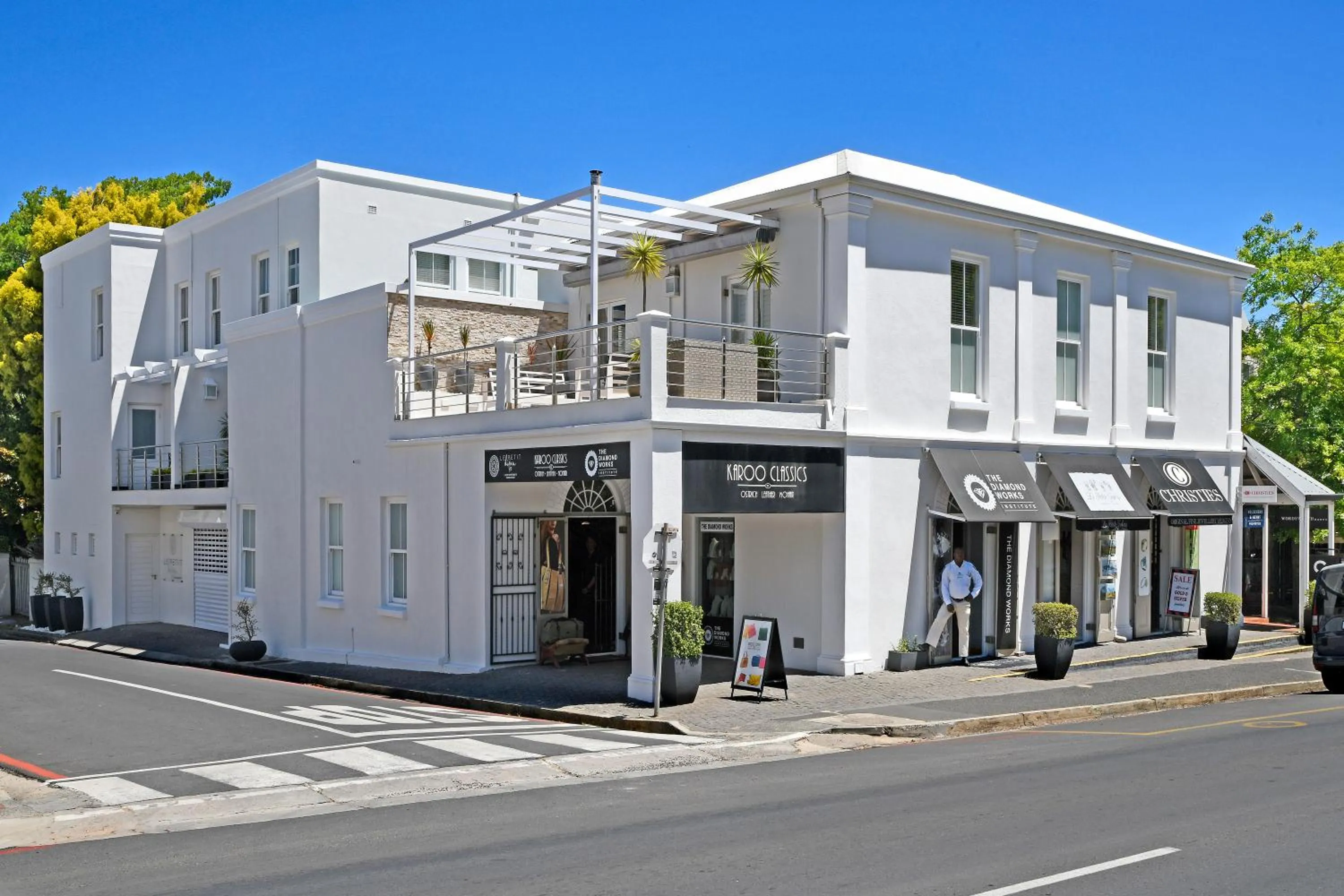 Property building in Le Petit Bijou Aparthotel