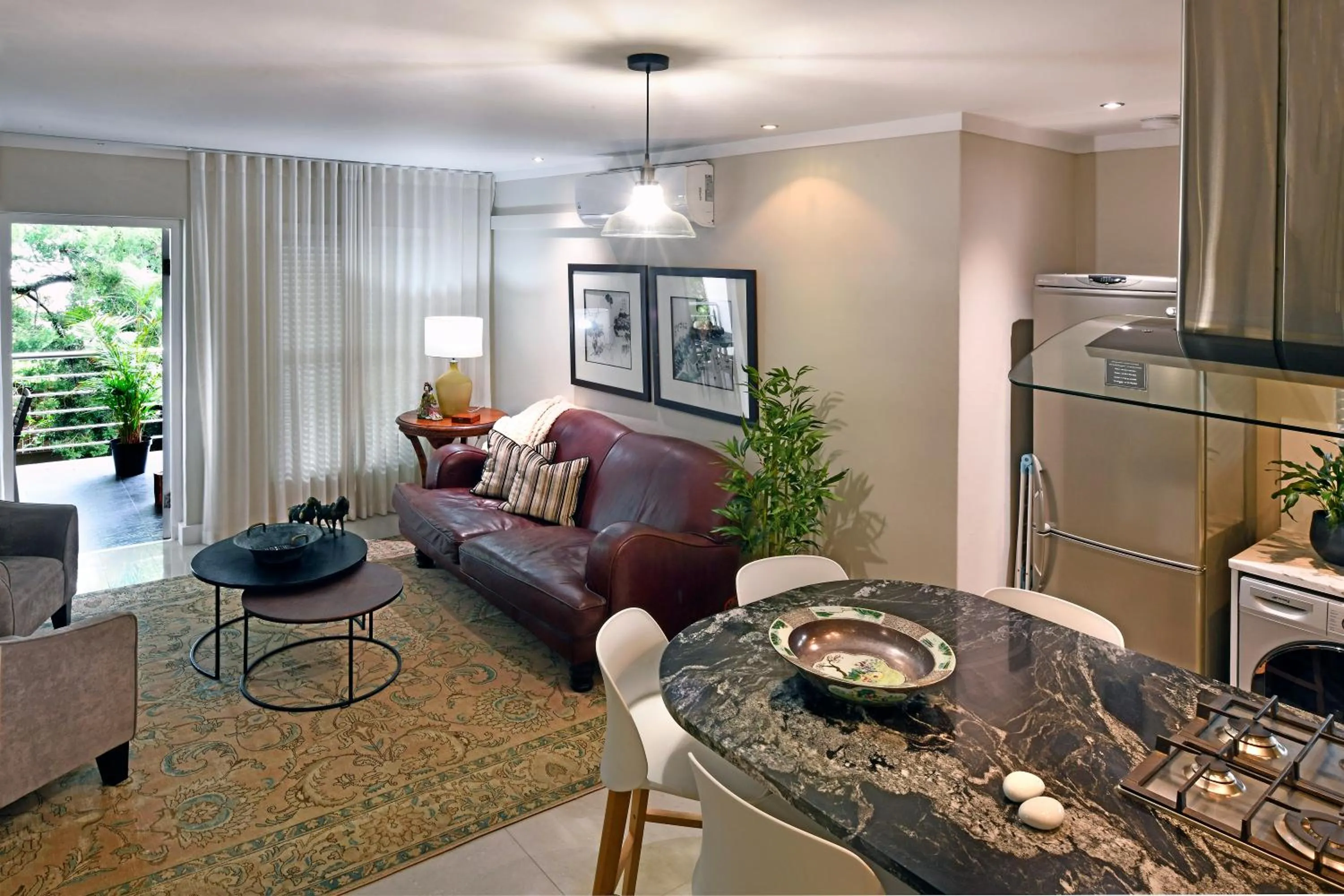 Seating area in Le Petit Bijou Aparthotel