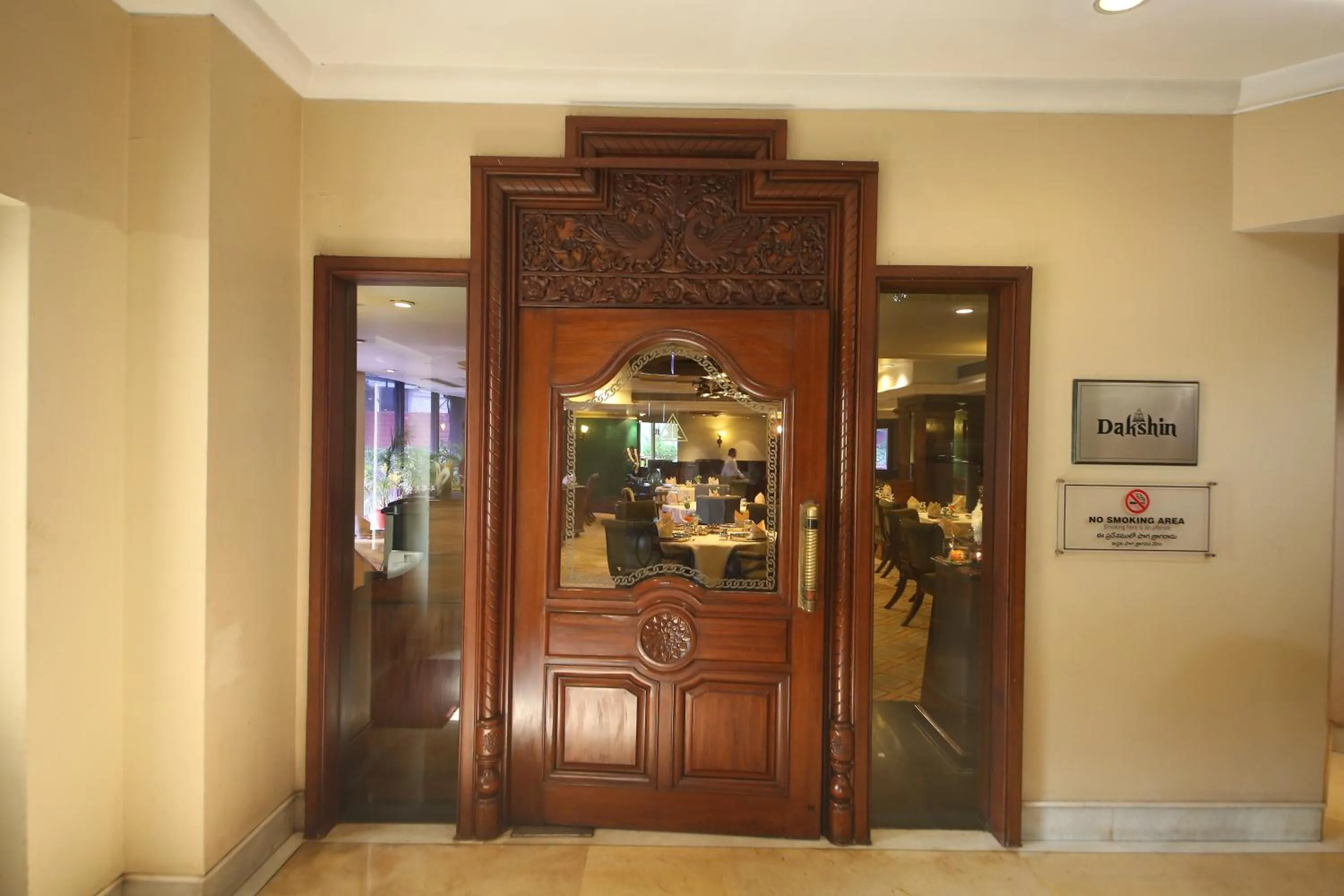 Restaurant/places to eat in Welcomhotel by ITC Hotels, Devee Grand Bay, Visakhapatnam