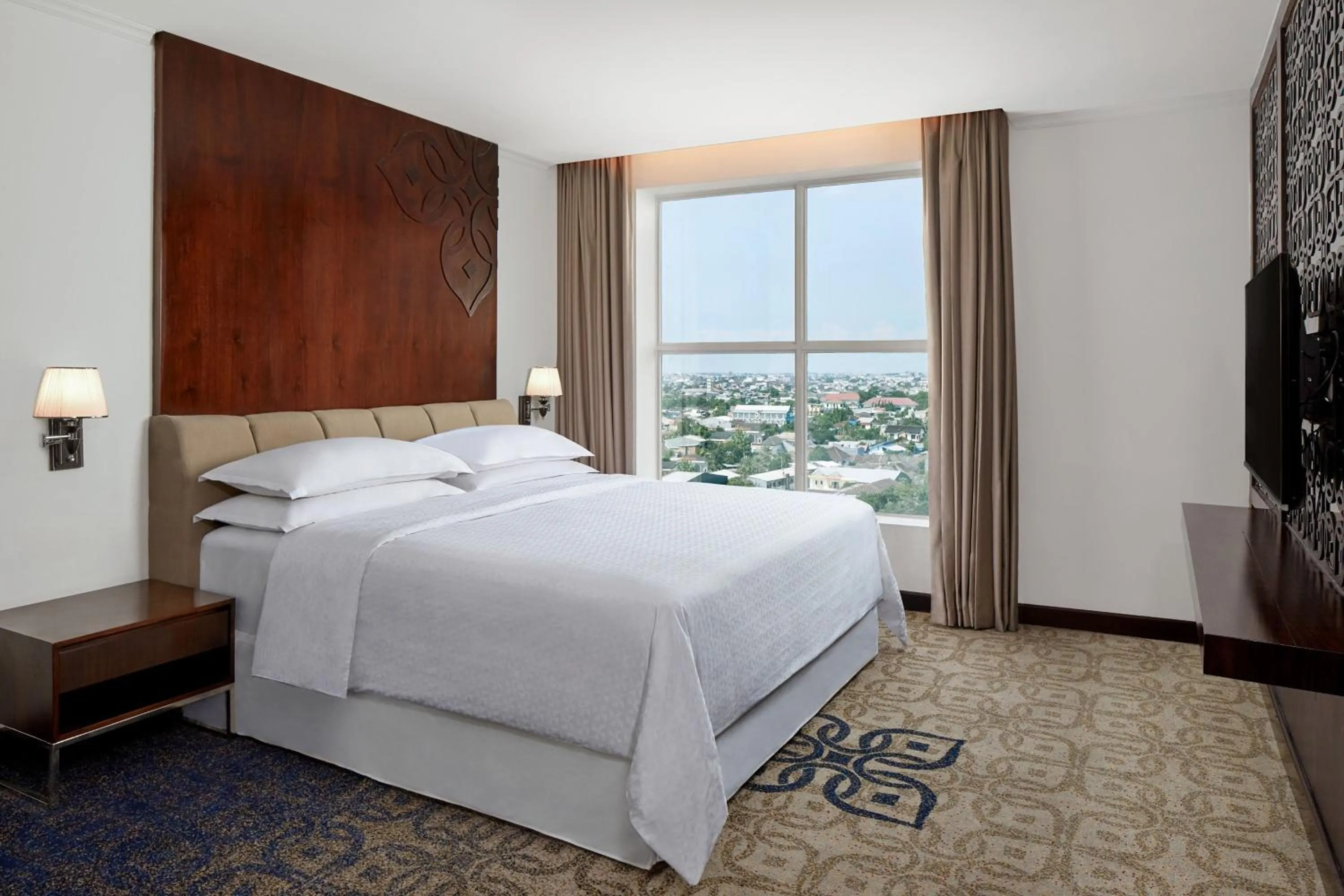 Bedroom, Bed in Four Points by Sheraton Makassar