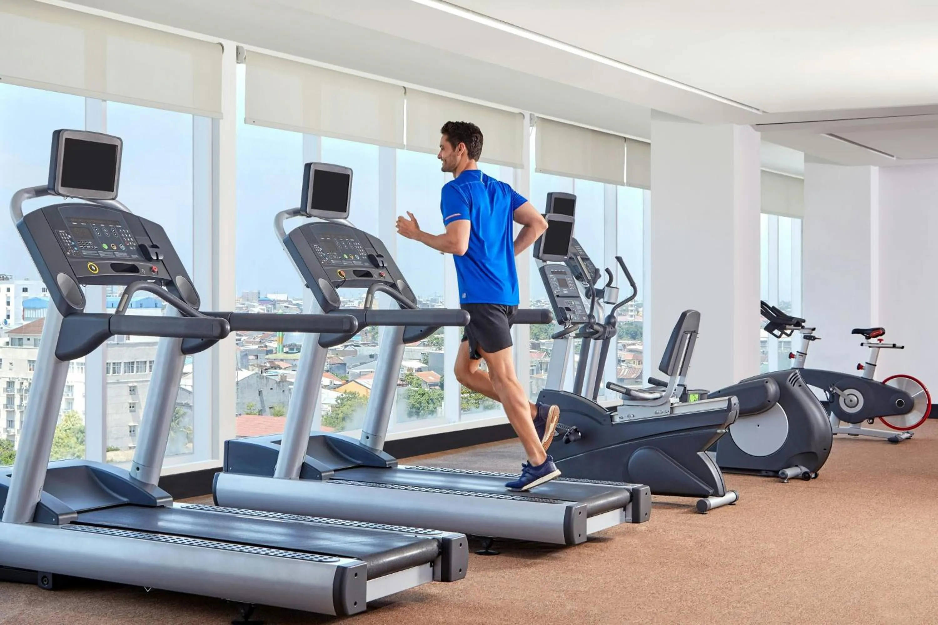 Fitness centre/facilities in Four Points by Sheraton Makassar