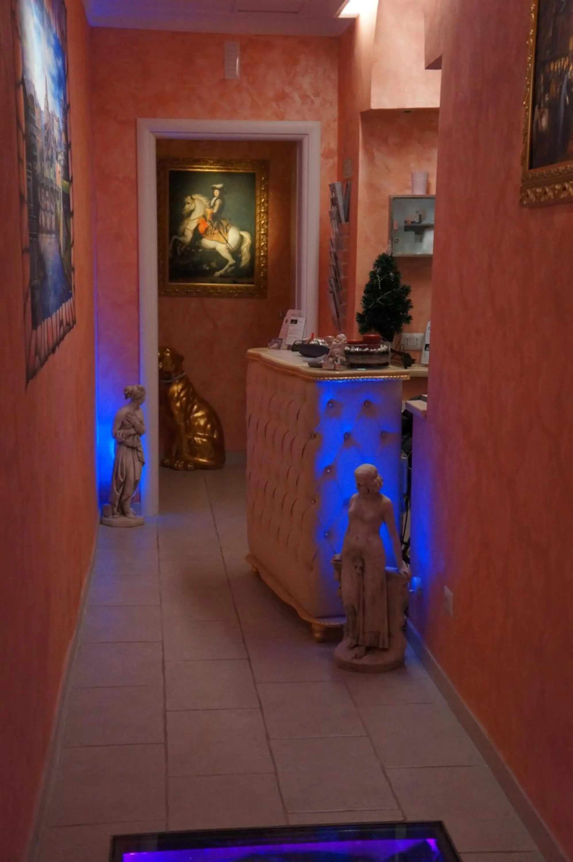 Lobby or reception in Pope's Suites