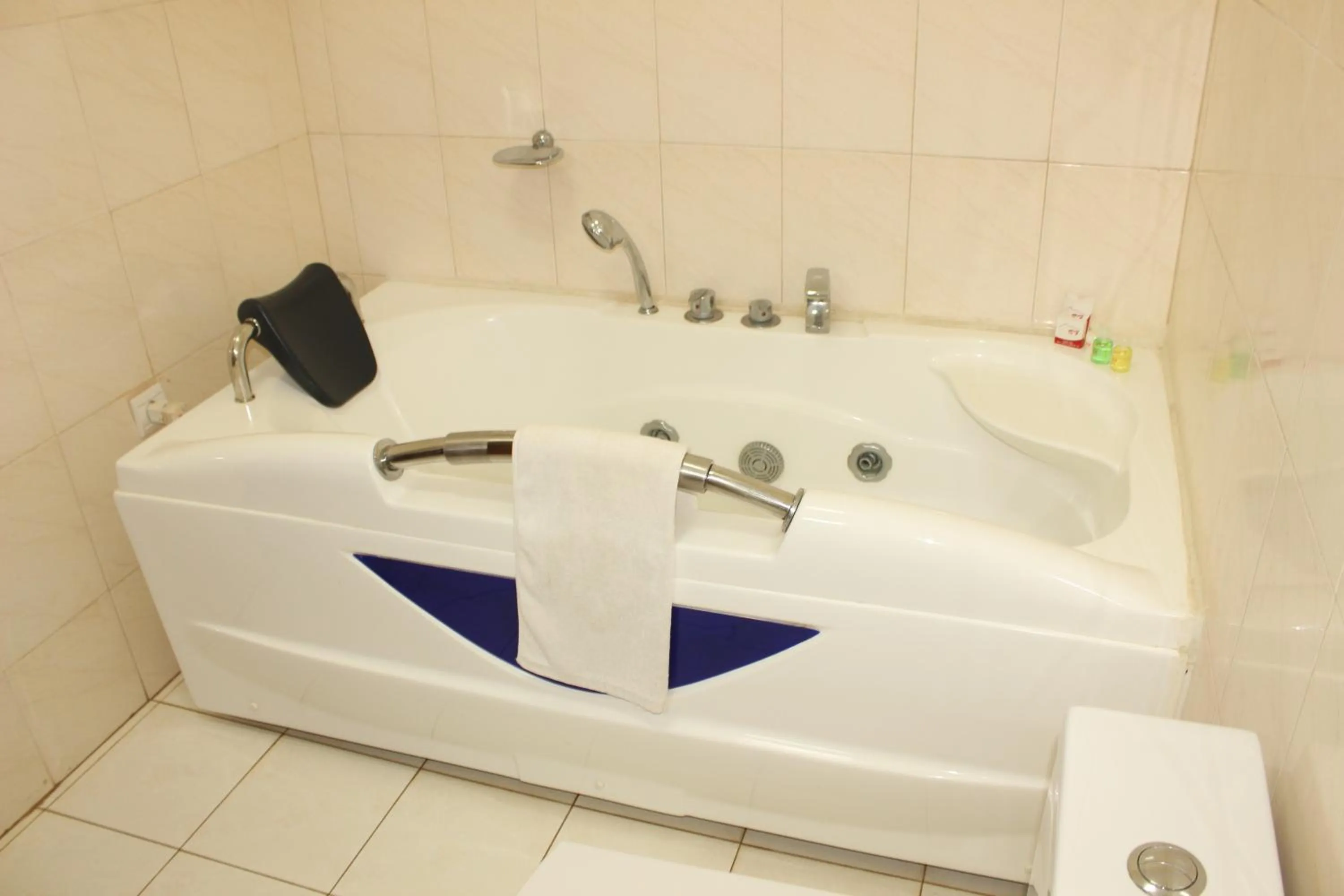 Bathroom in Hotel Residence Flamani