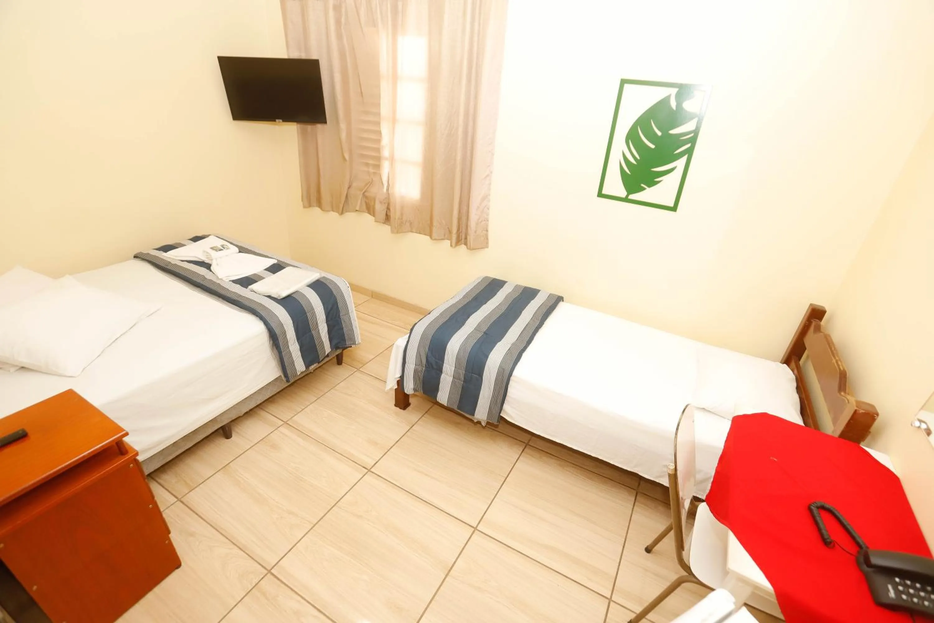 Photo of the whole room, Bed in Hotel Garfo de Ouro