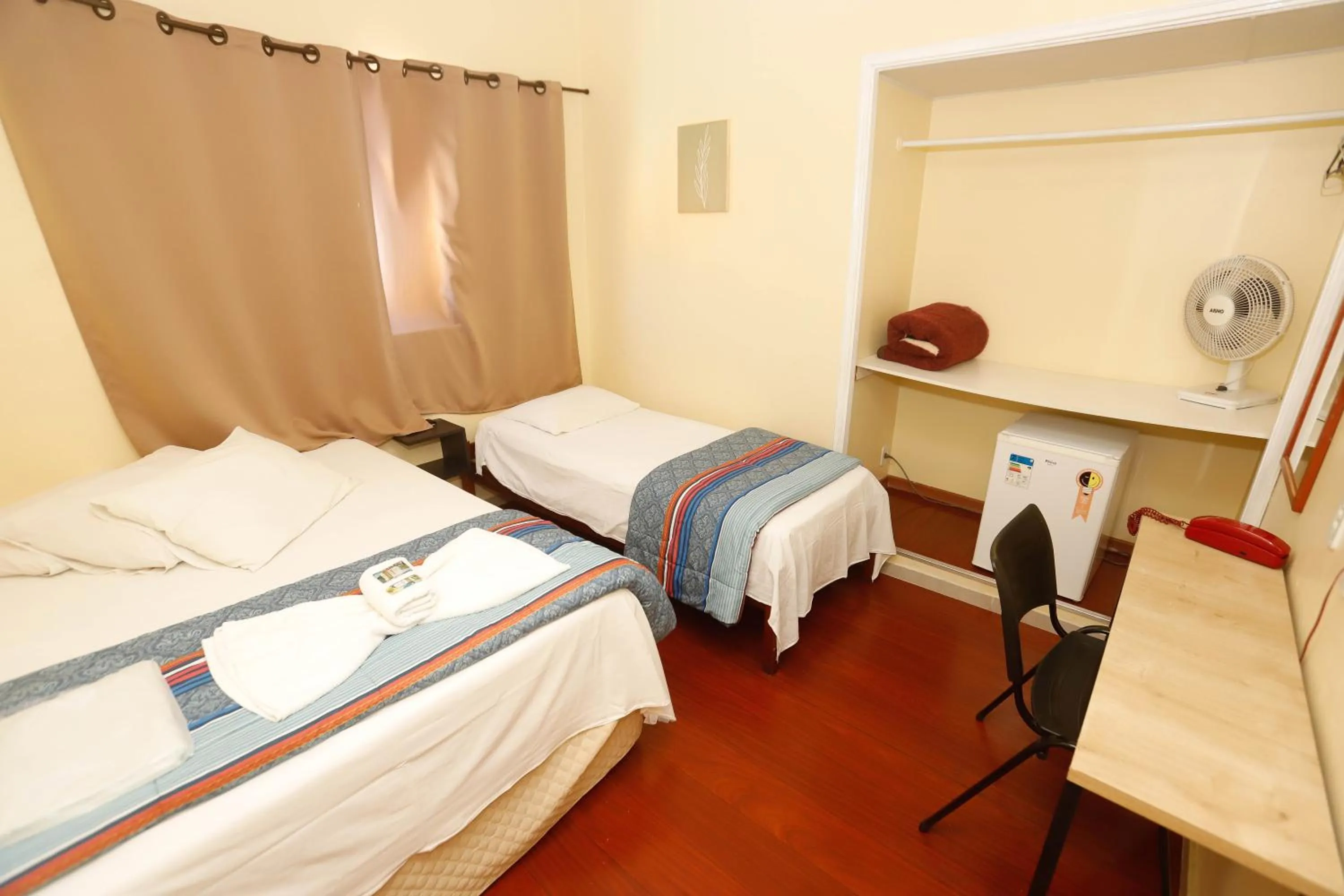 Photo of the whole room, Bed in Hotel Garfo de Ouro