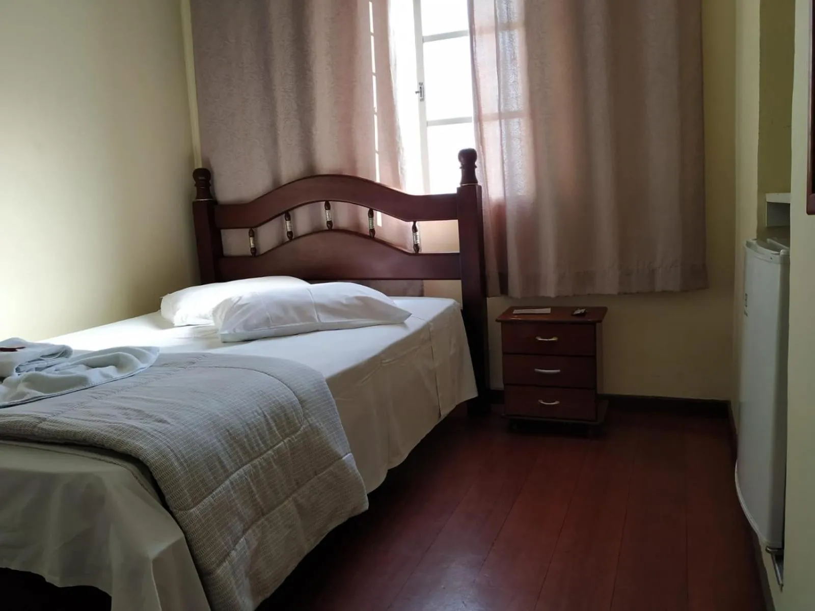 Photo of the whole room, Bed in Hotel Garfo de Ouro