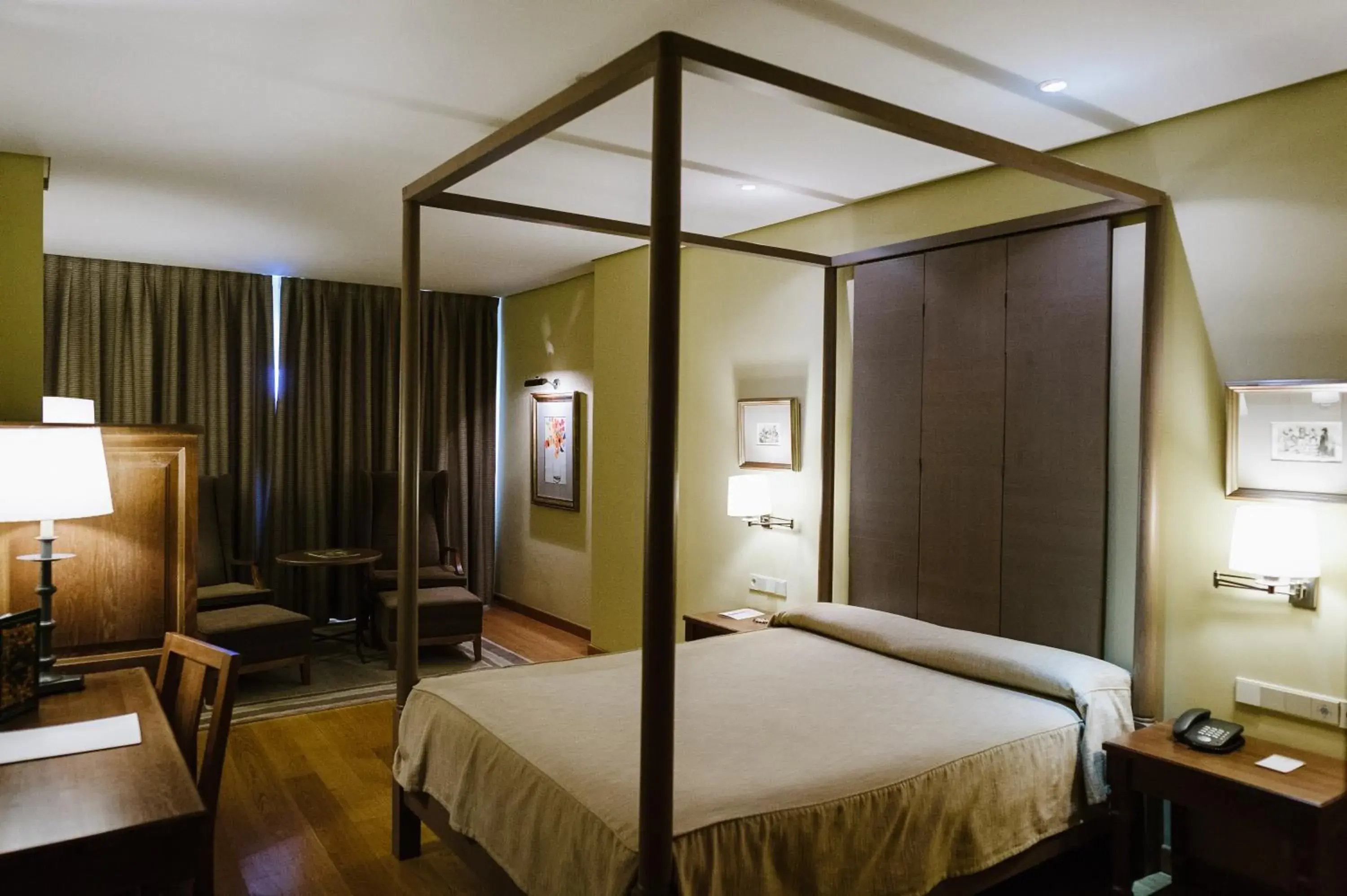 Photo of the whole room, Bed in Parador de Salamanca Photo of the whole room, Bed in Parador de Salamanca