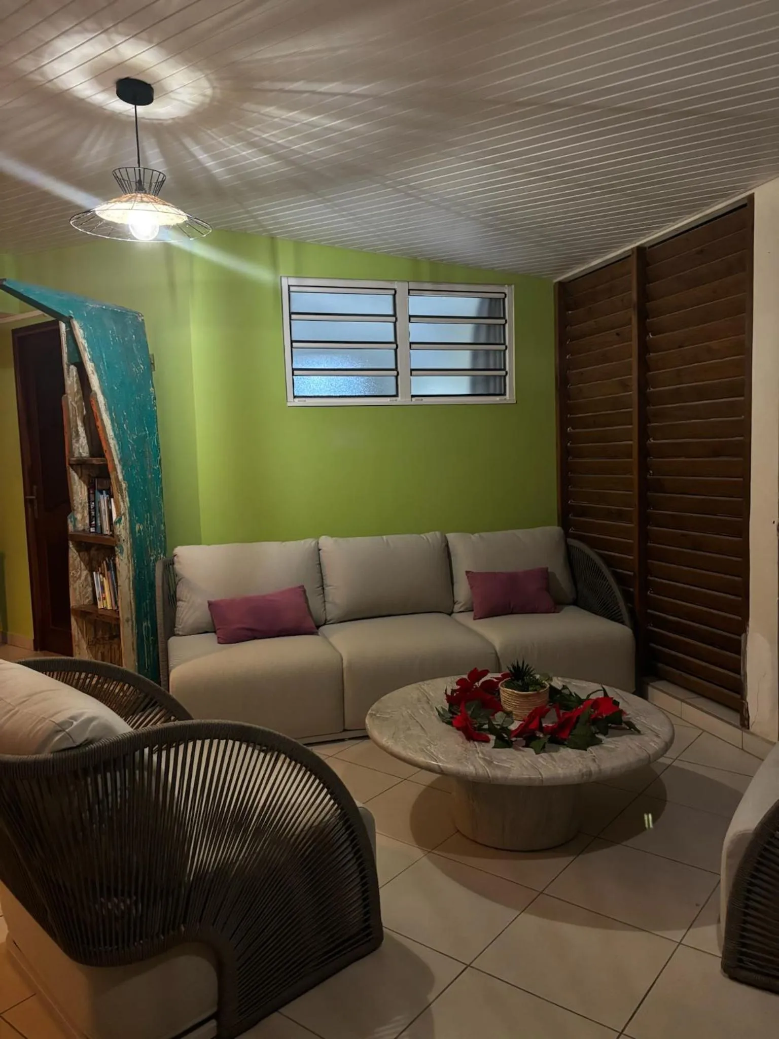 Property building in Tante Arlette