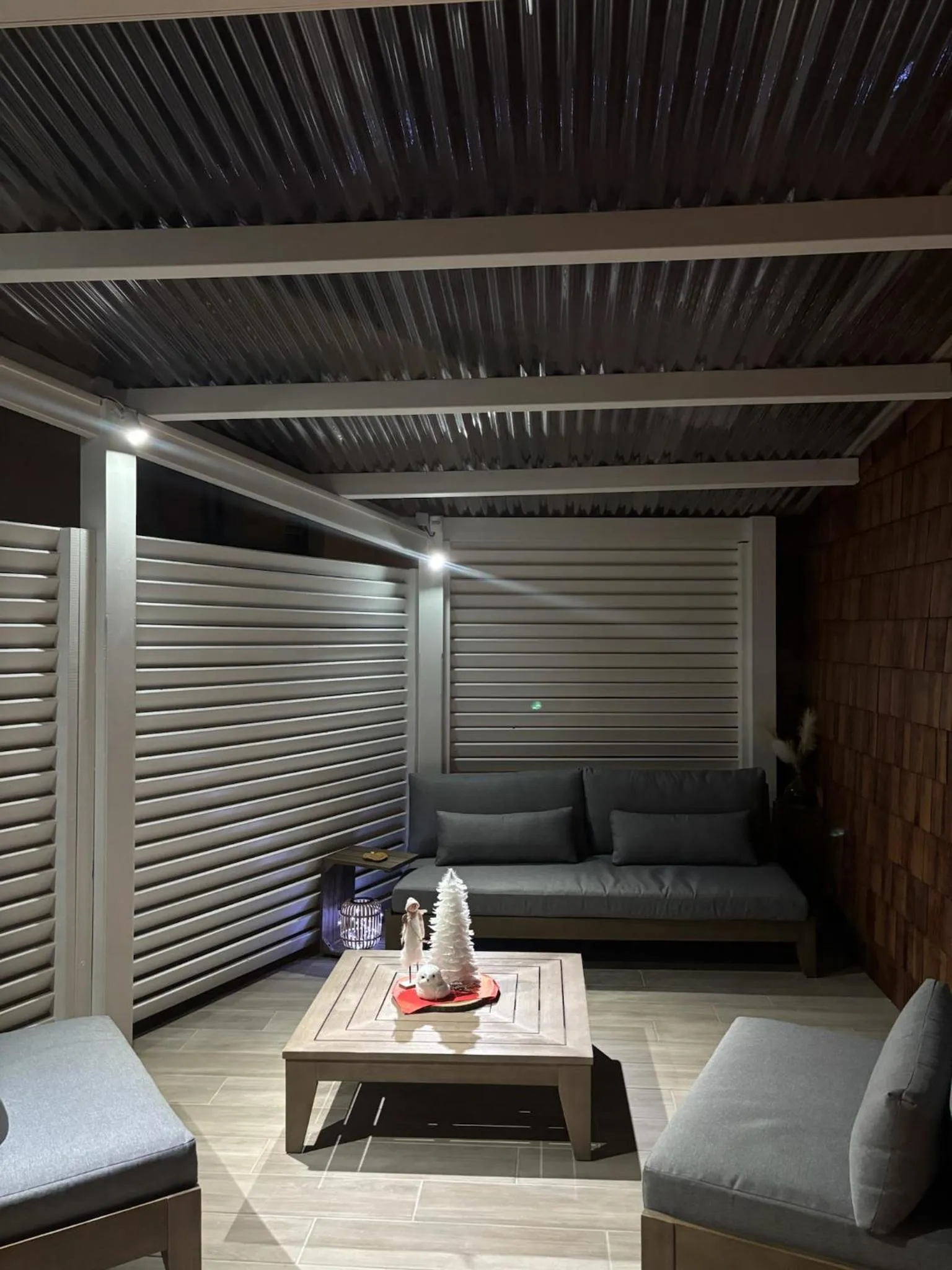 Property building in Tante Arlette