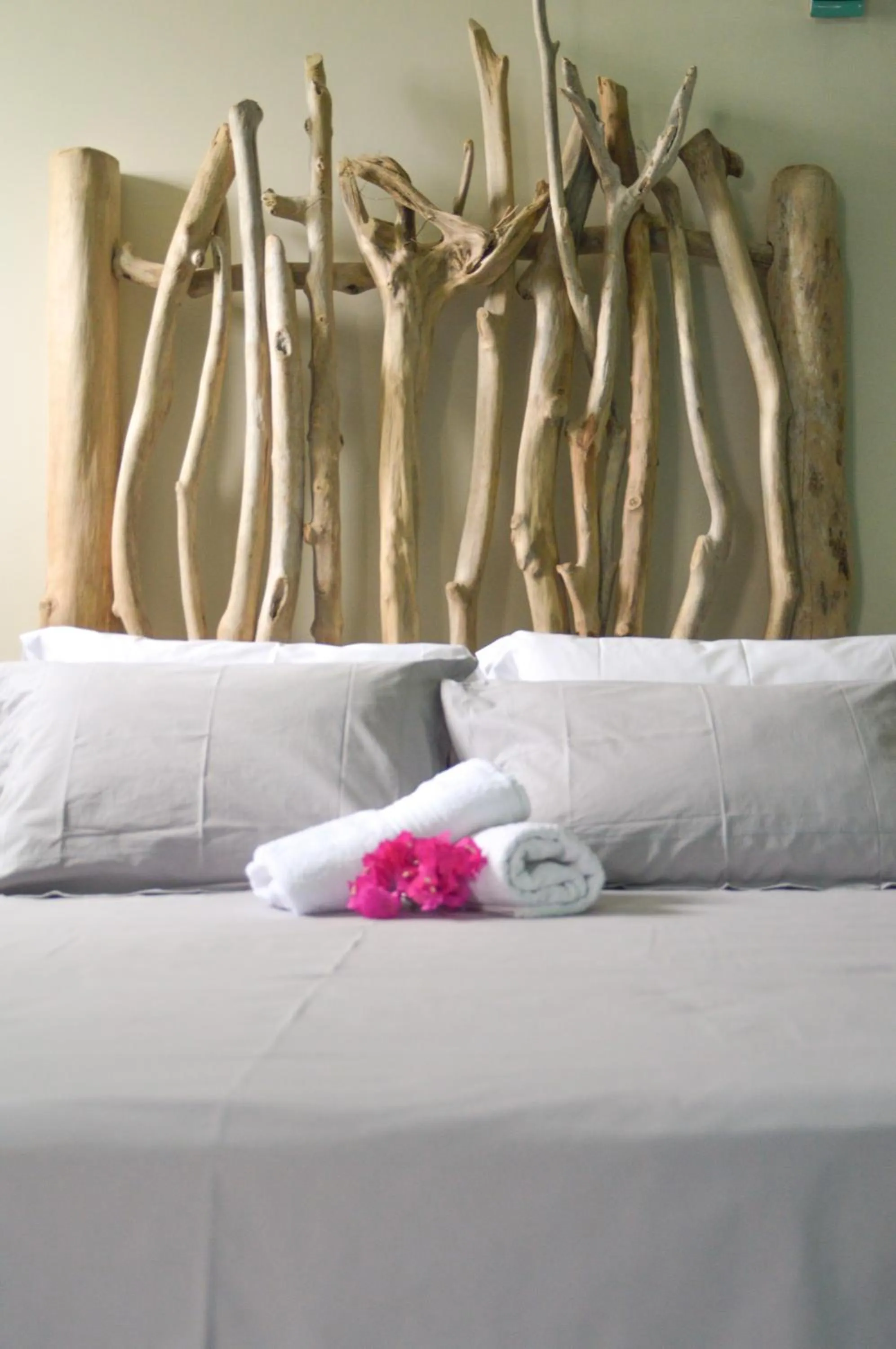 Decorative detail, Bed in Tante Arlette