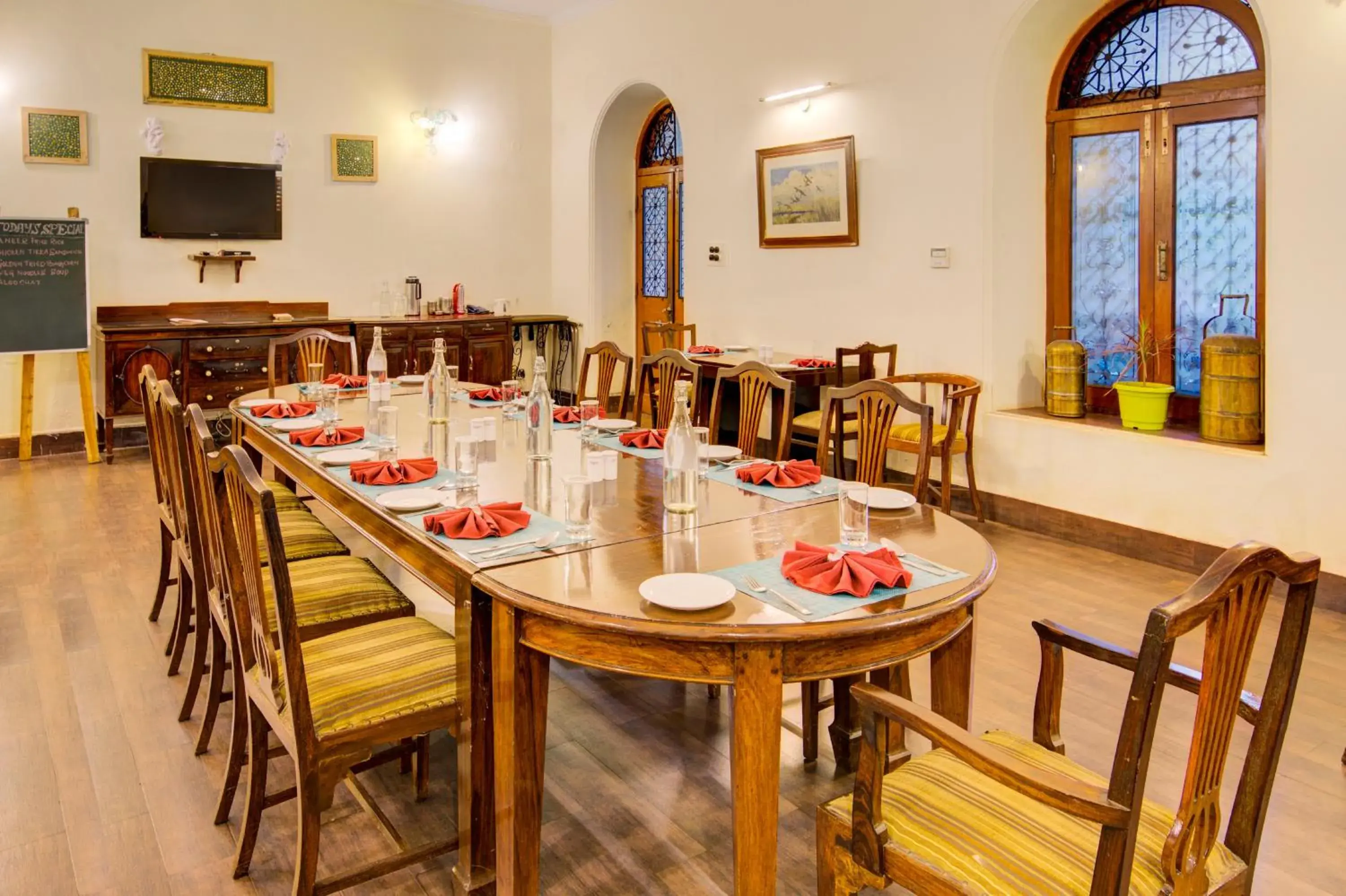 Restaurant/places to eat in WelcomHeritage Shivavilas Palace, HAMPI Restaurant/places to eat in WelcomHeritage Shivavilas Palace, HAMPI