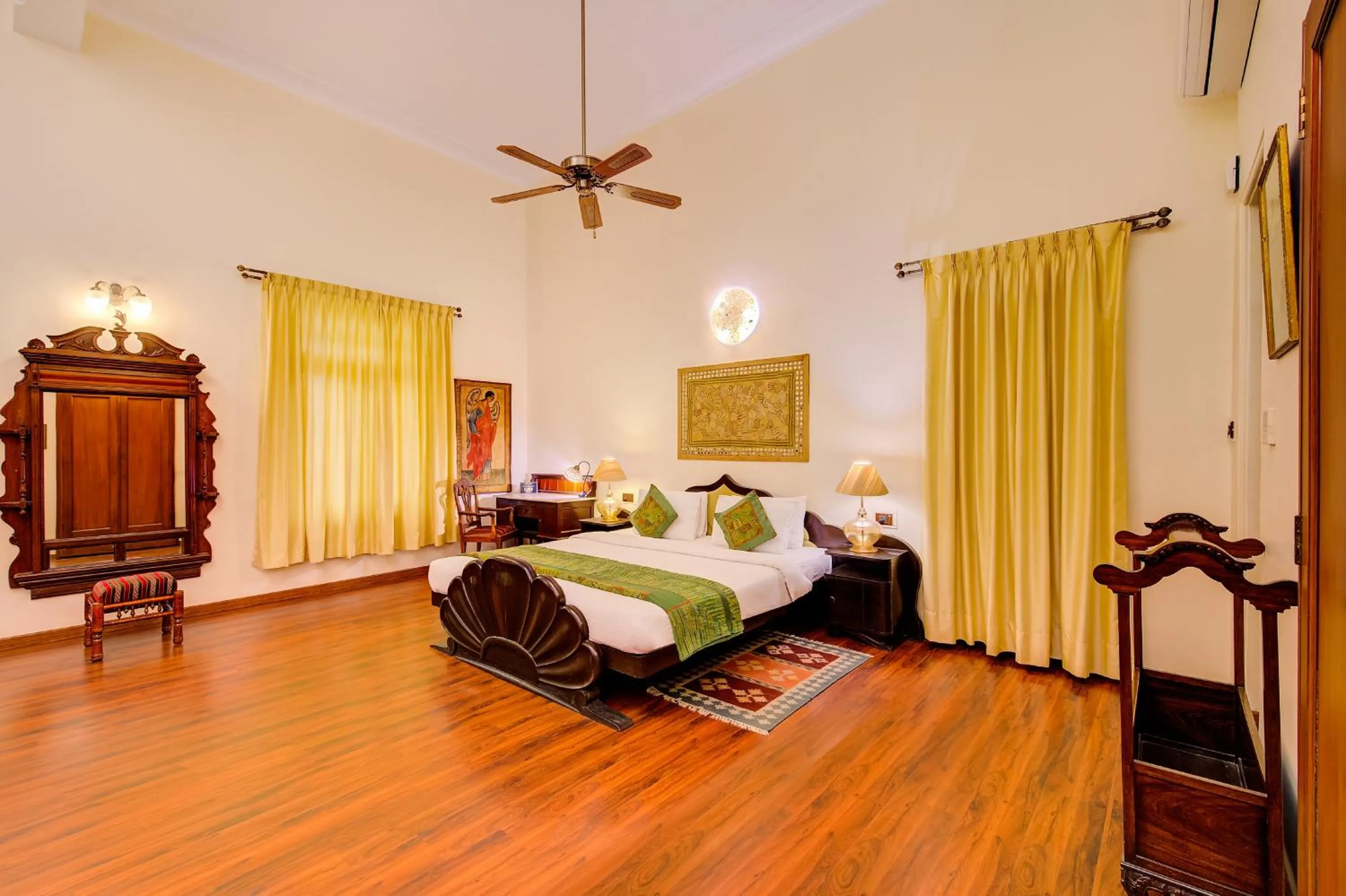 Bedroom, Bed in WelcomHeritage Shivavilas Palace, HAMPI
