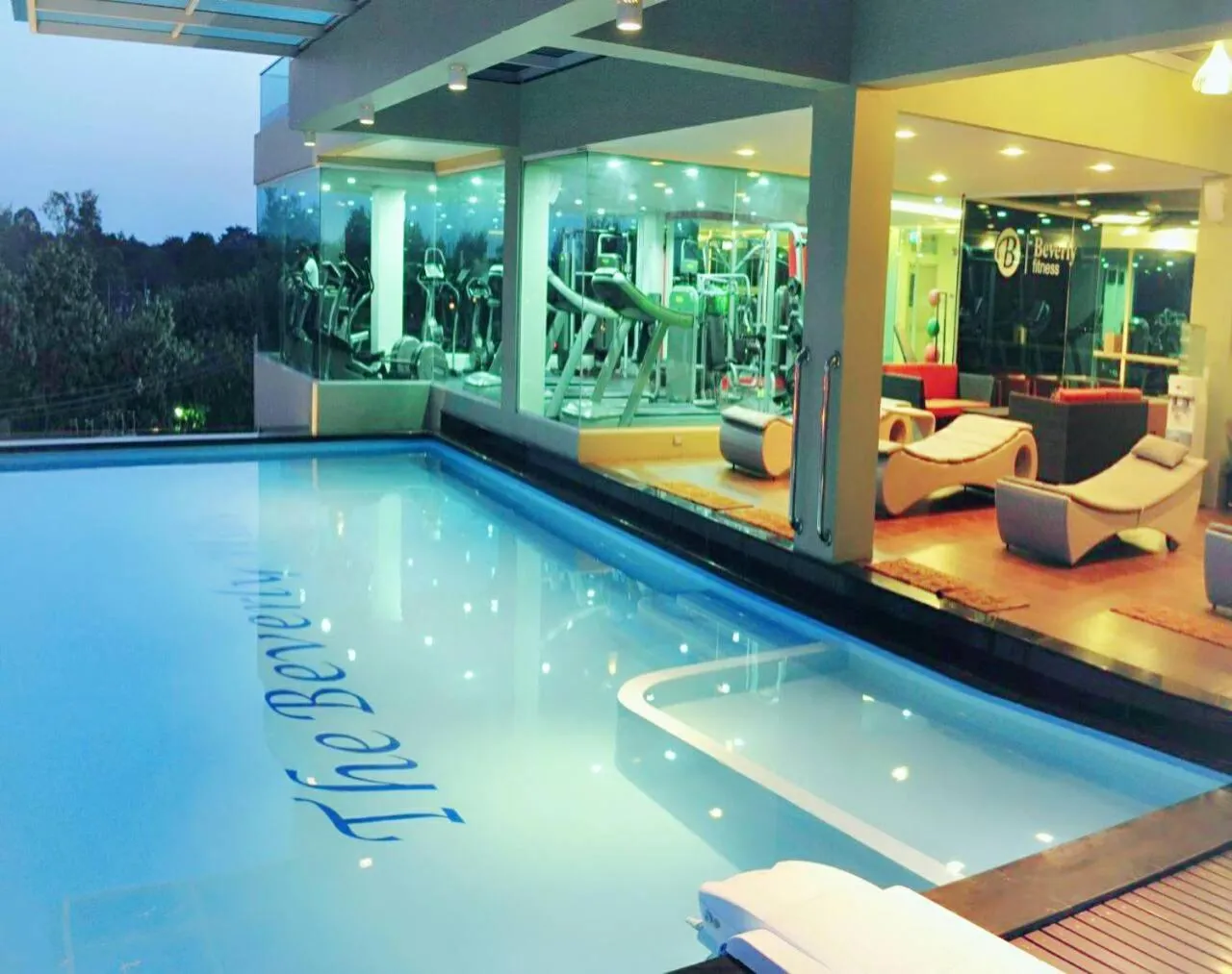 Swimming pool in The Beverly Hills Hotel