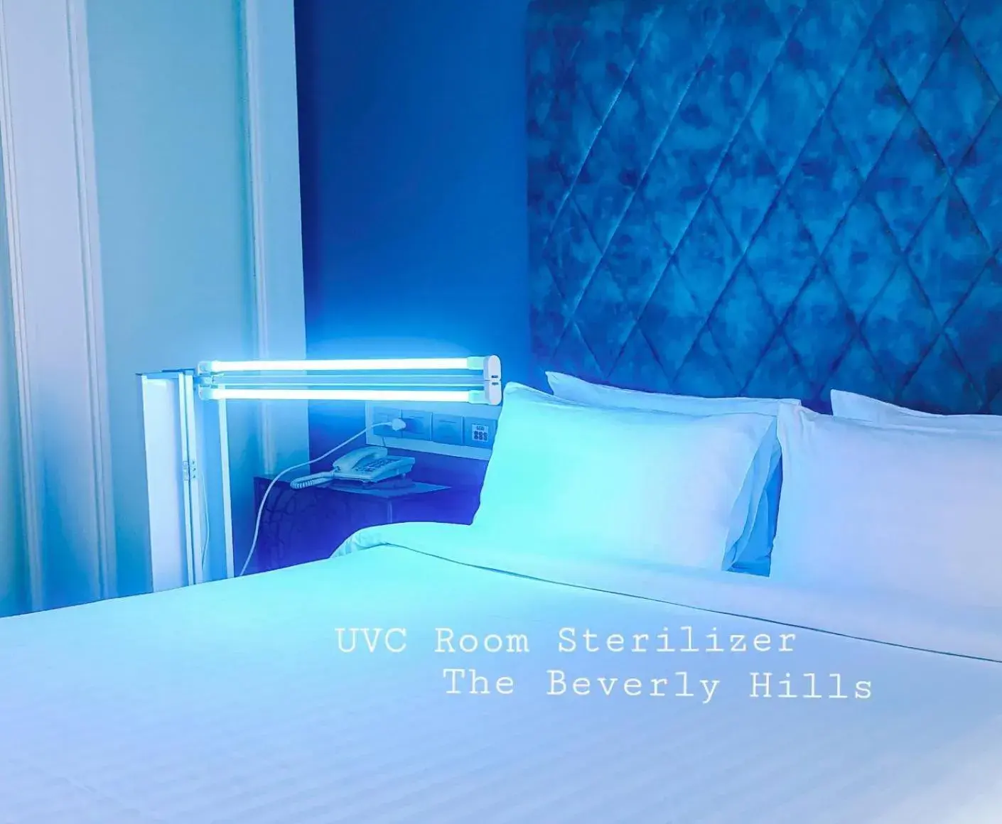 Bed in The Beverly Hills Hotel Bed in The Beverly Hills Hotel