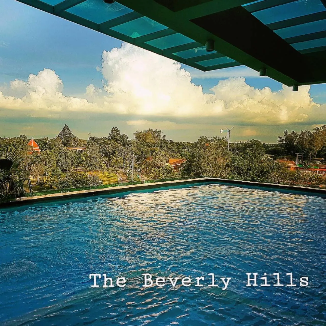 Swimming pool in The Beverly Hills Hotel