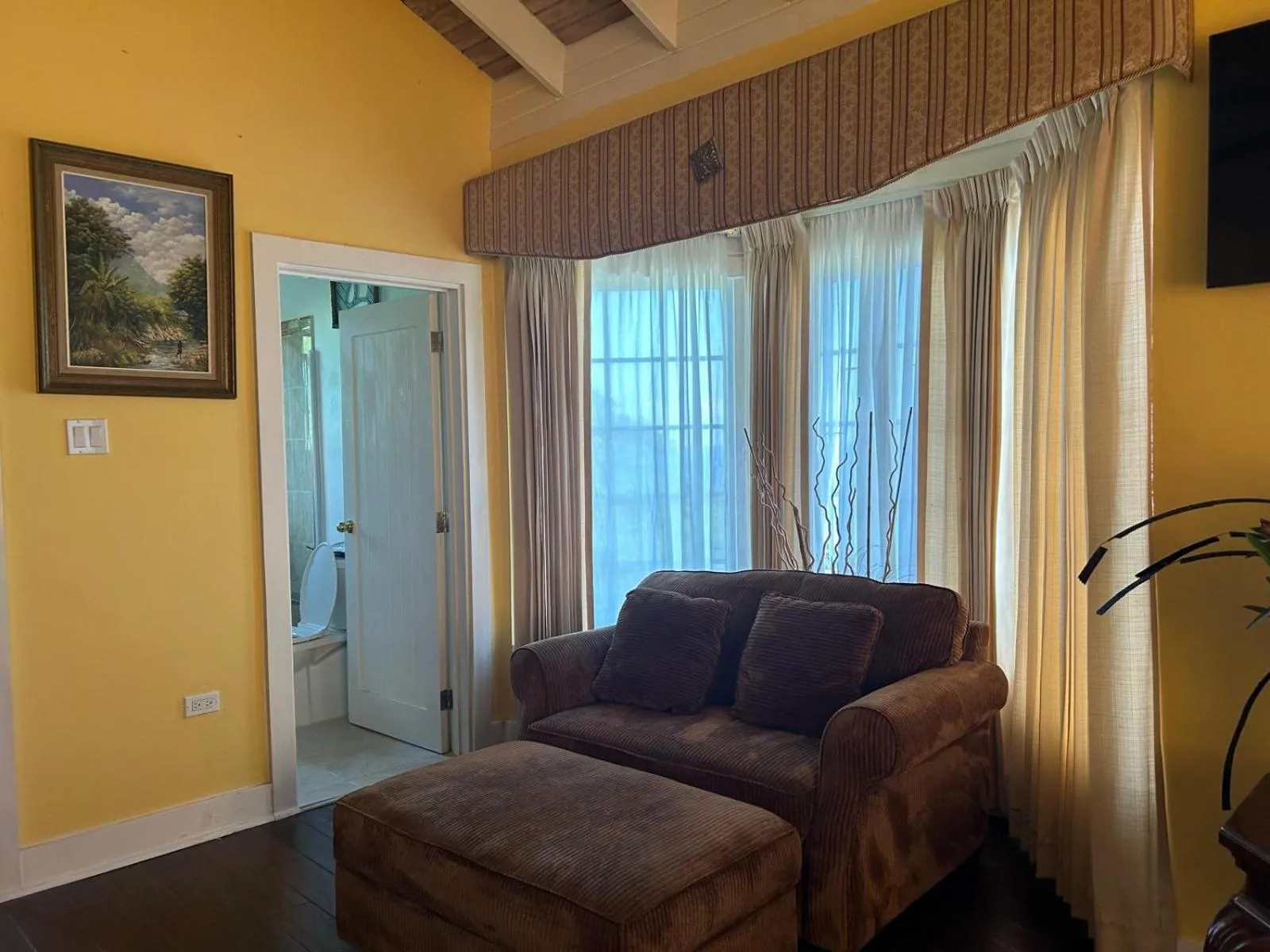 Penthouse On The Ridge