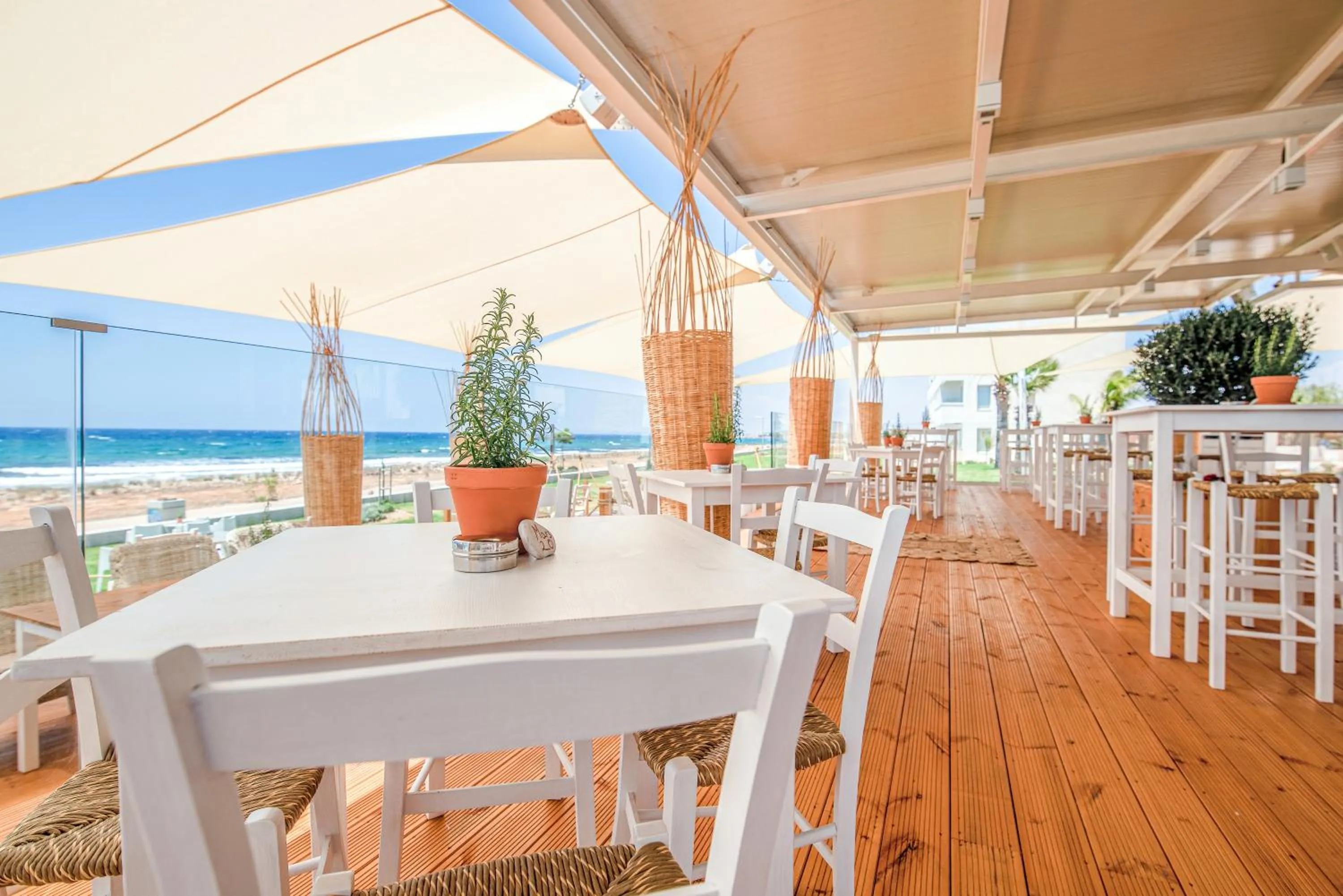 Restaurant/places to eat in Piere - Anne Beach Hotel