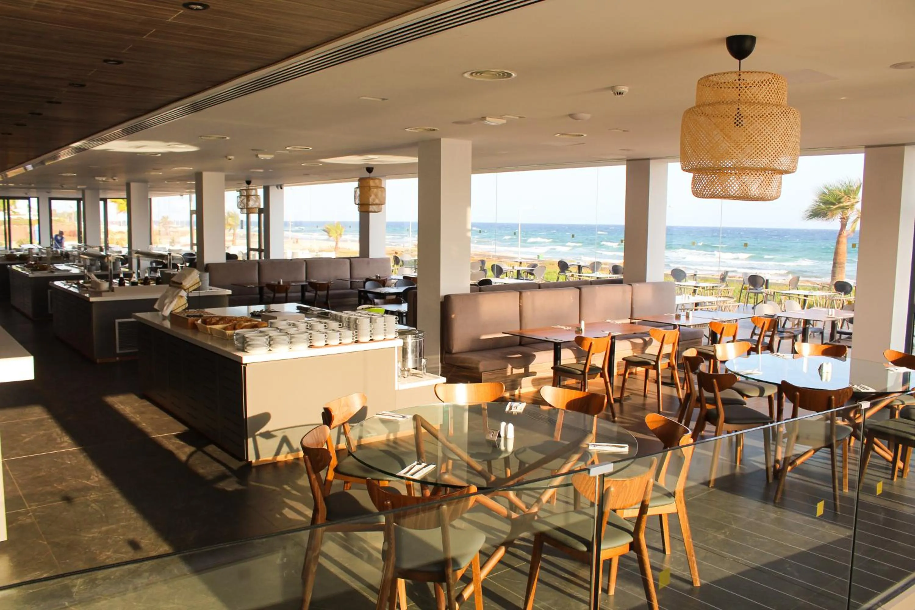 Restaurant/places to eat in Piere - Anne Beach Hotel