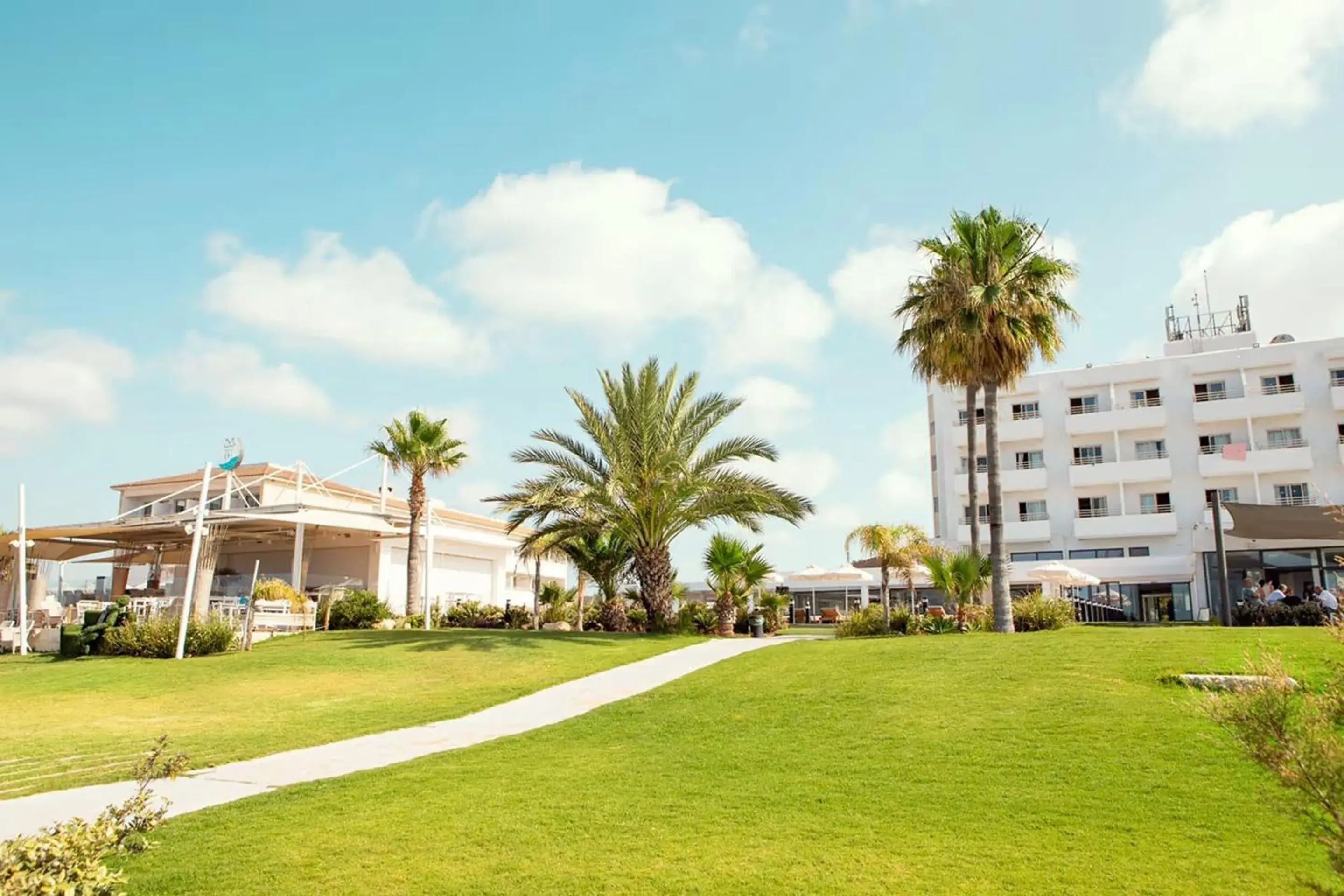 Property building in Piere - Anne Beach Hotel Property building in Piere - Anne Beach Hotel