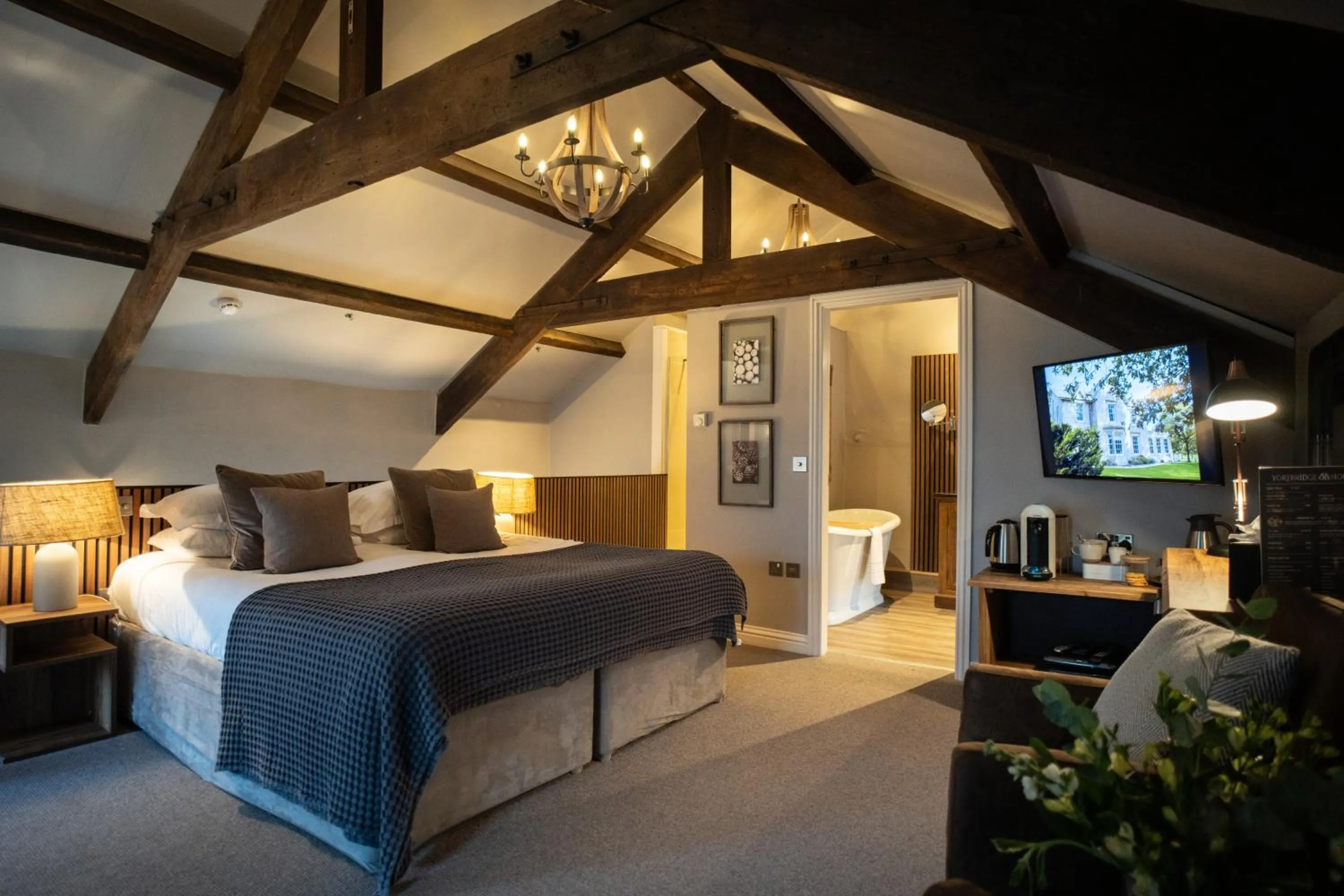 Photo of the whole room, Bed in Yorebridge House
