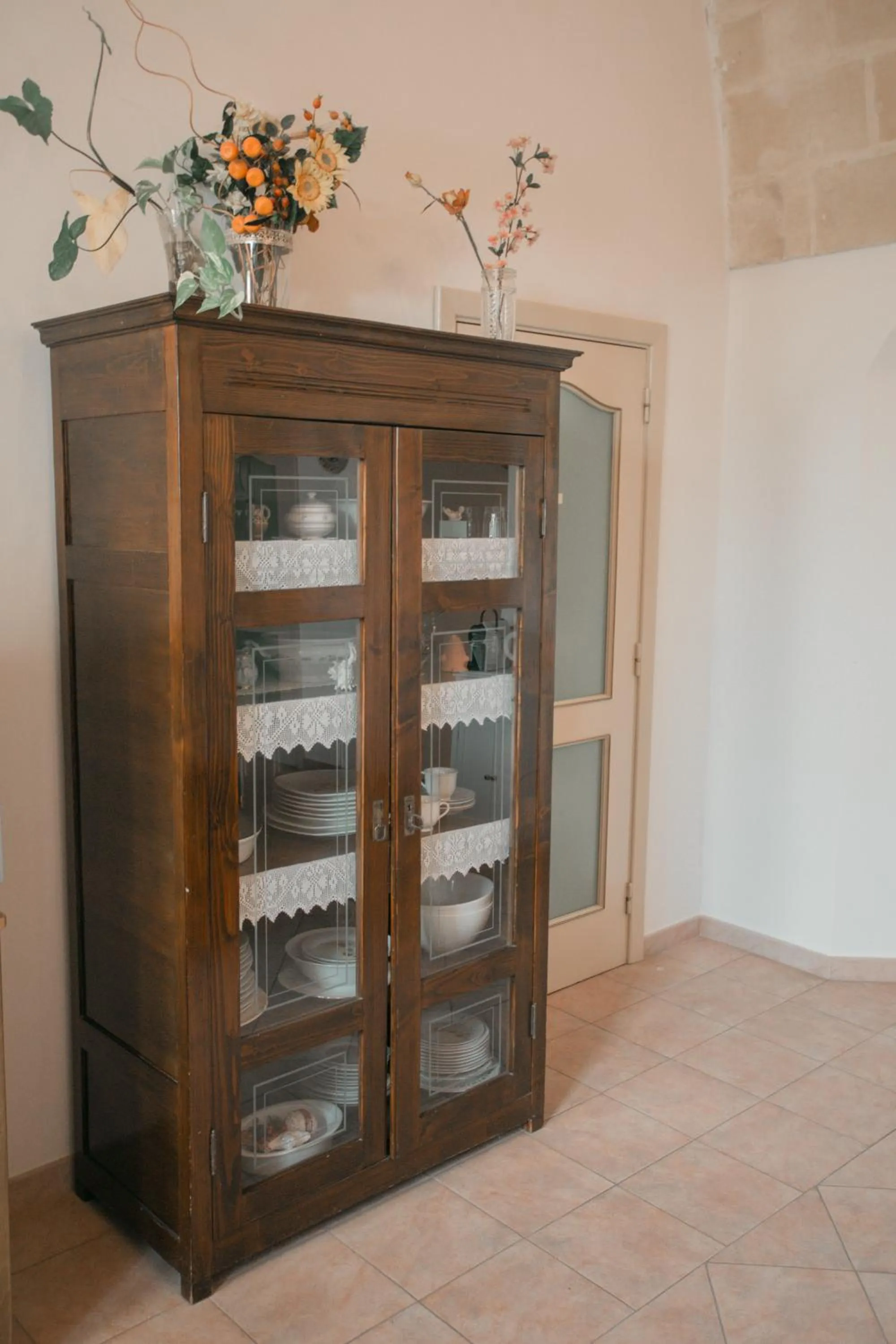 Seating area in Donna Lina