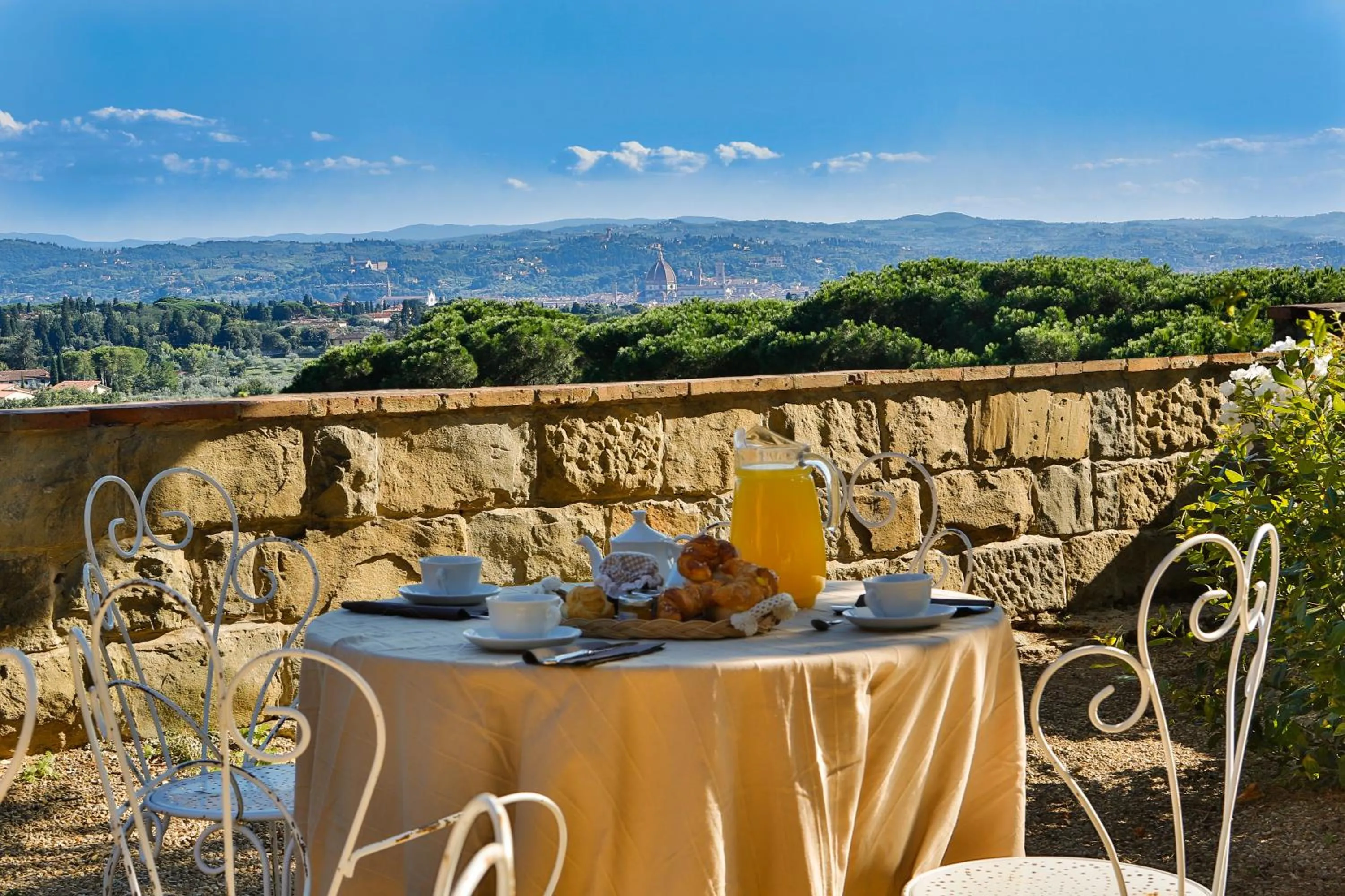 Breakfast in Villa Le Fontanelle