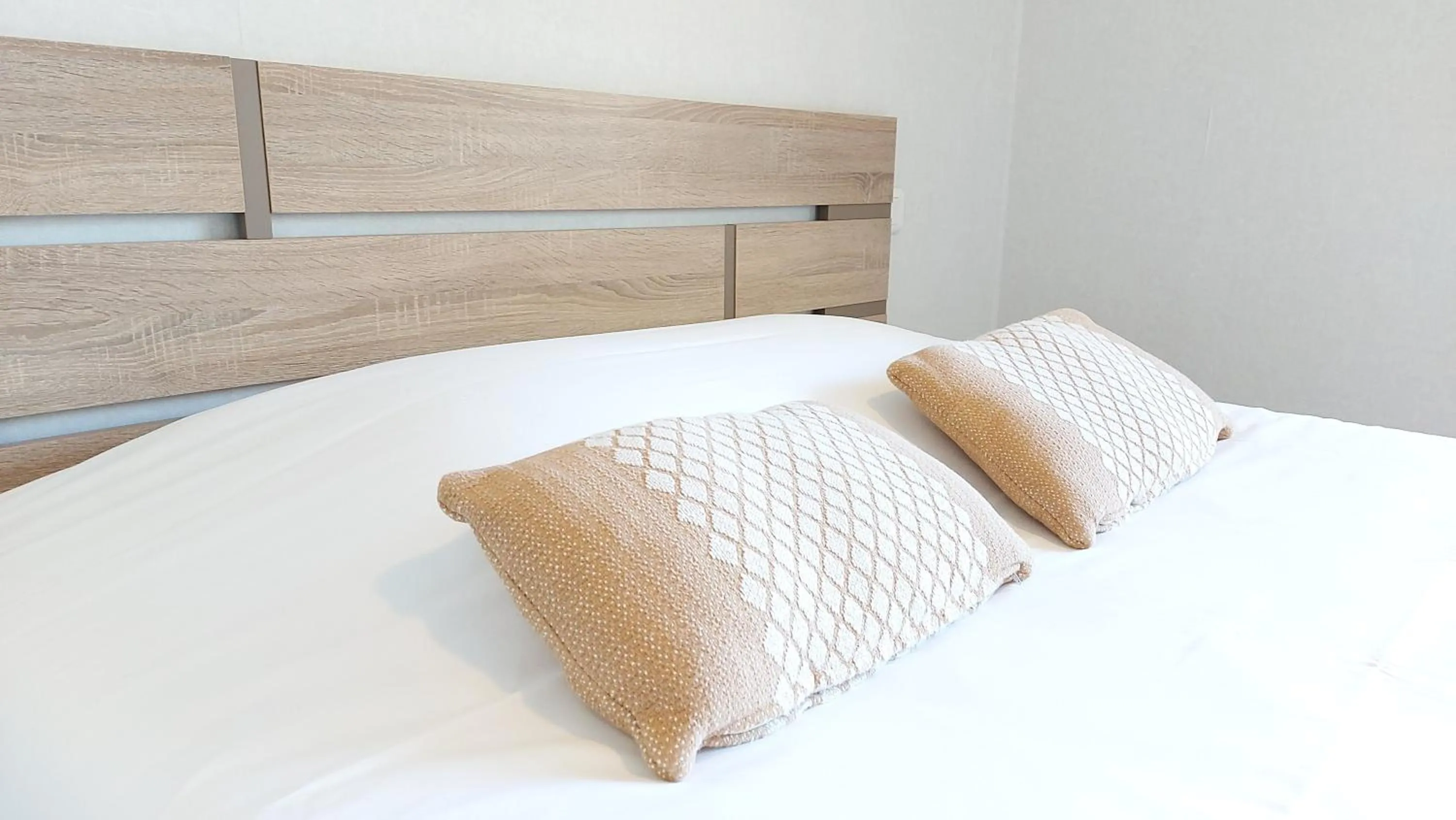 Bed in Logis Hôtel Vannes Nord Le Clos Des Hortensias