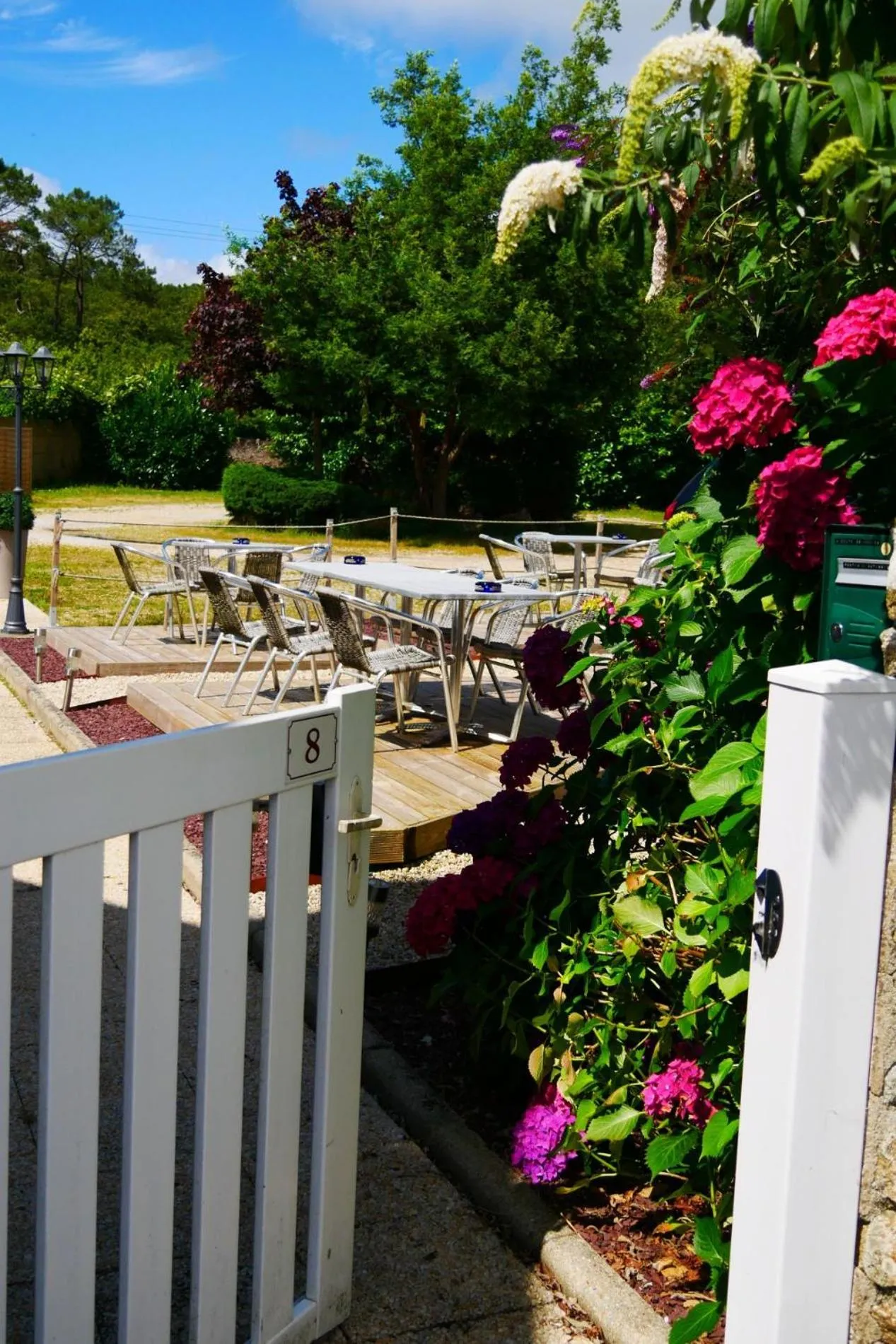 Parking in Logis Hôtel Vannes Nord Le Clos Des Hortensias