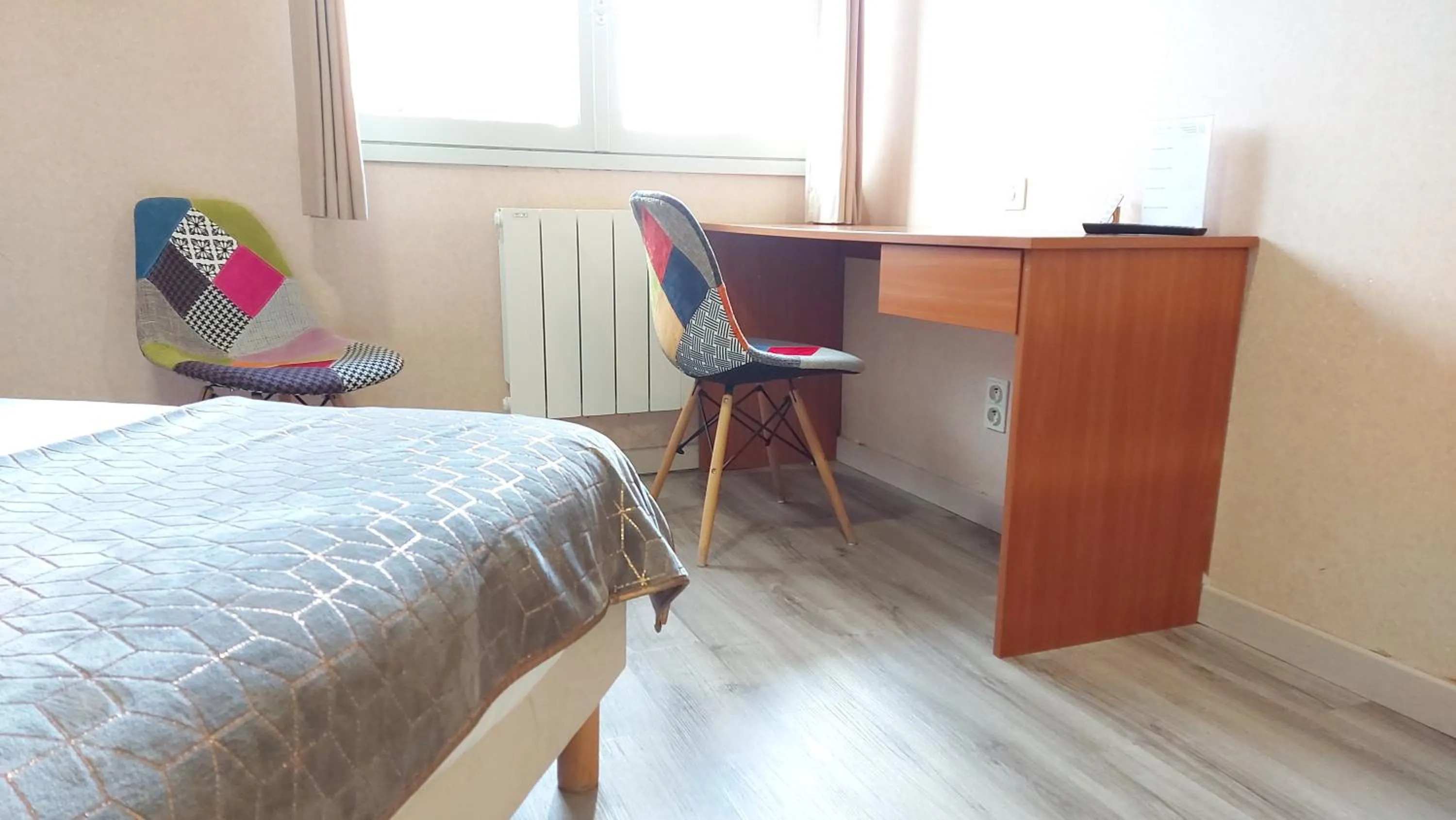 Bedroom, Bed in Logis Hôtel Vannes Nord Le Clos Des Hortensias