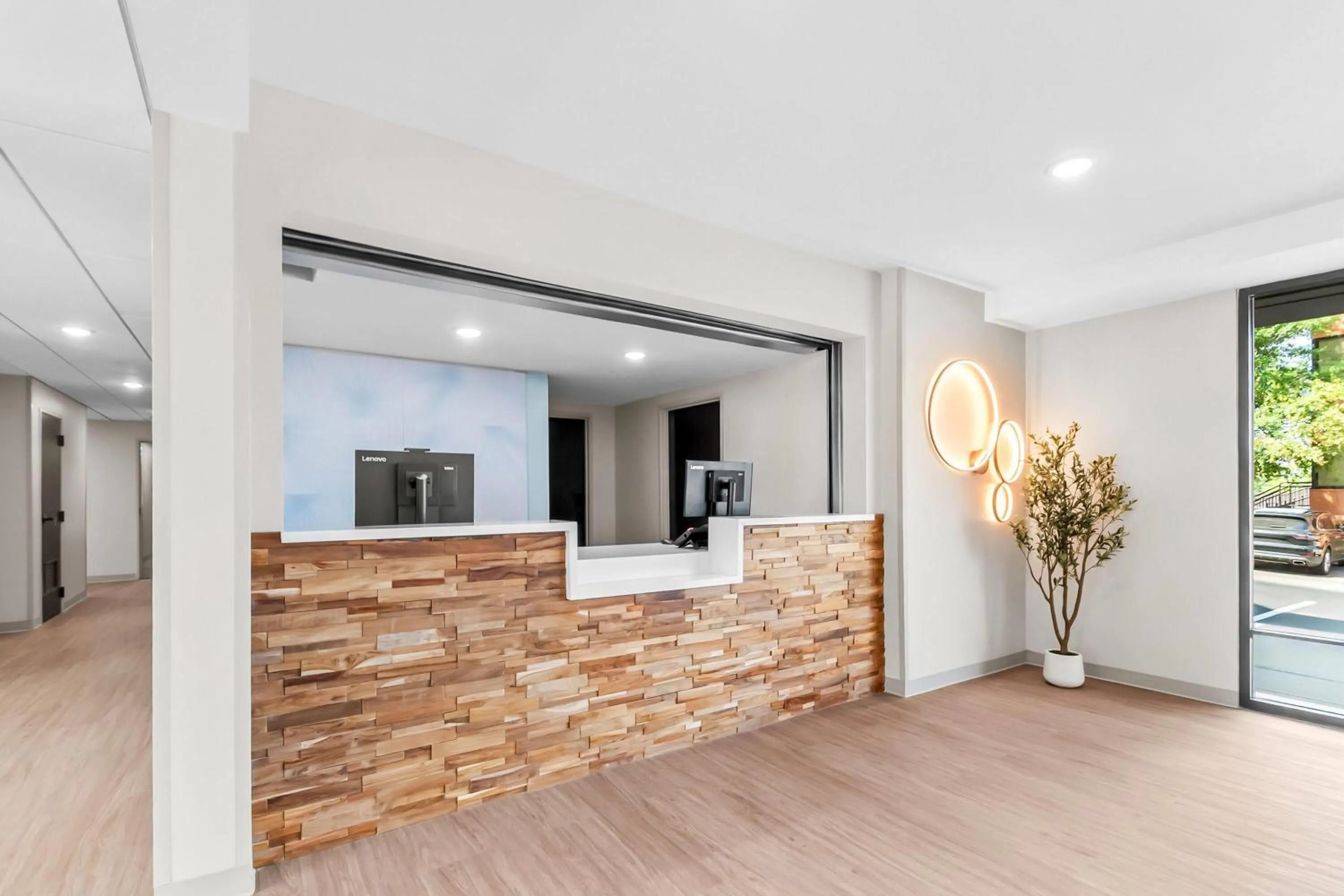 Lobby or reception in ECHO Suites Extended Stay by Wyndham Sterling