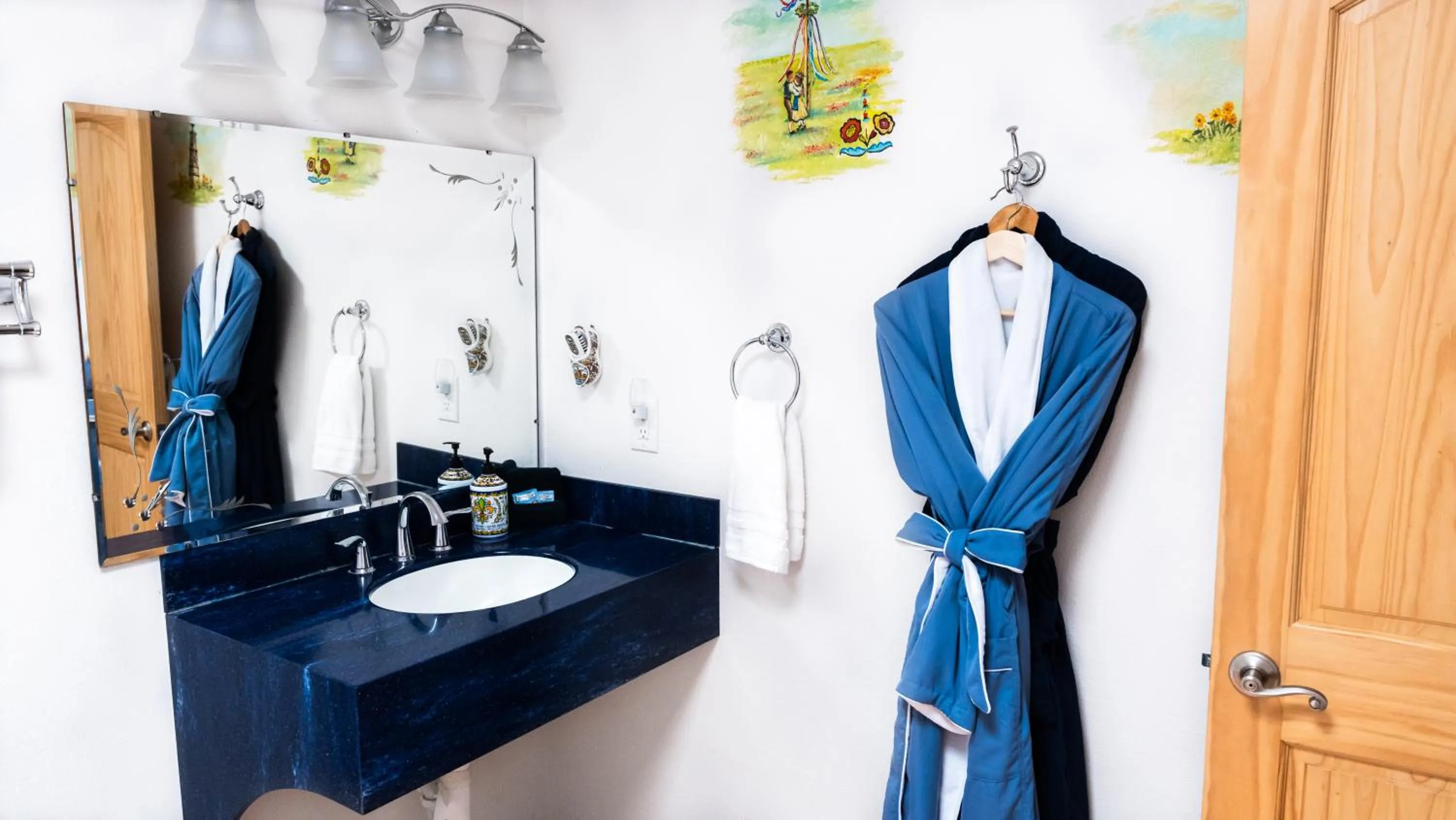 Bathroom in Red Horse Bed and Breakfast