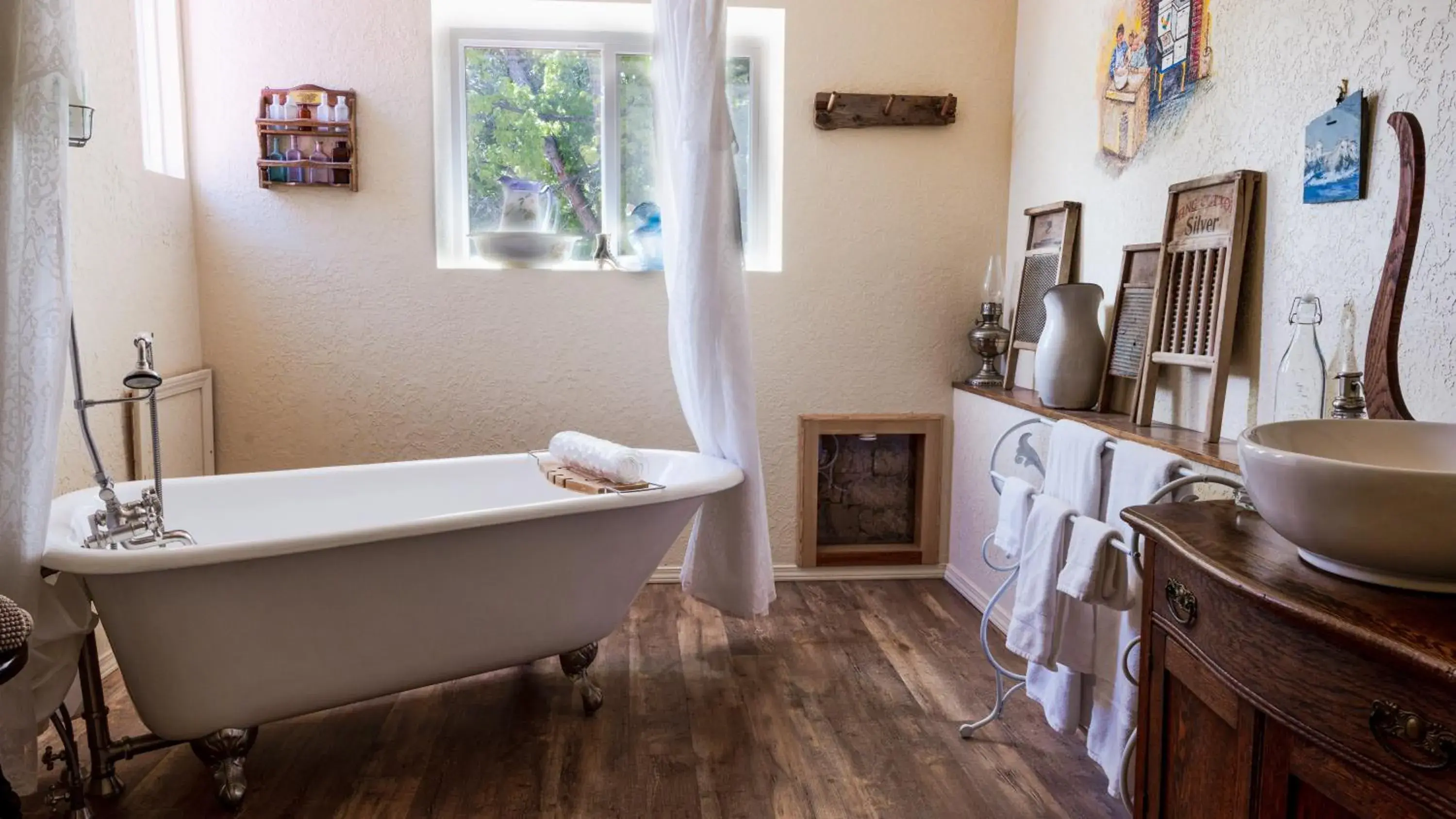 Bathroom in Red Horse Bed and Breakfast Bathroom in Red Horse Bed and Breakfast