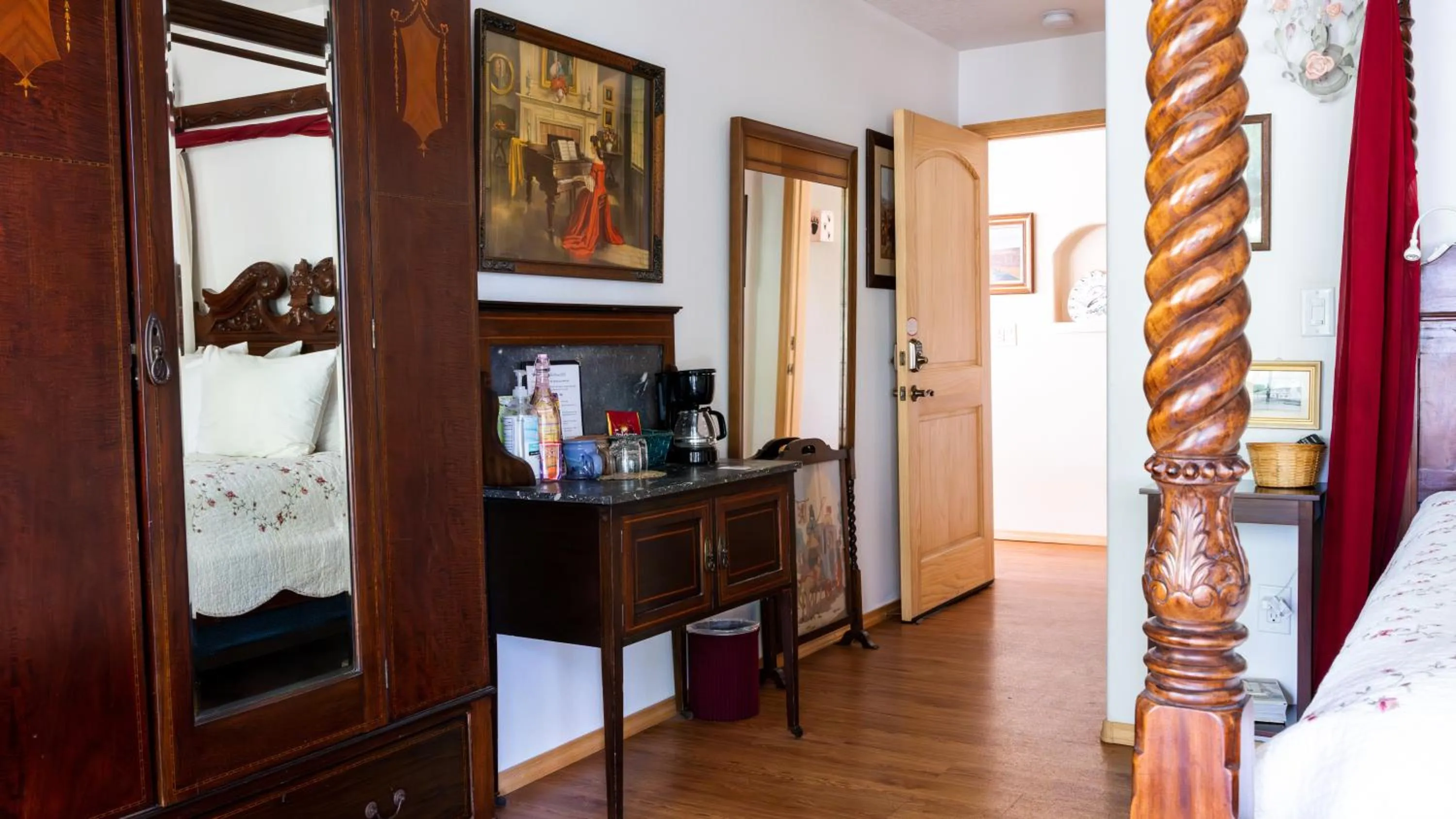 Bedroom in Red Horse Bed and Breakfast