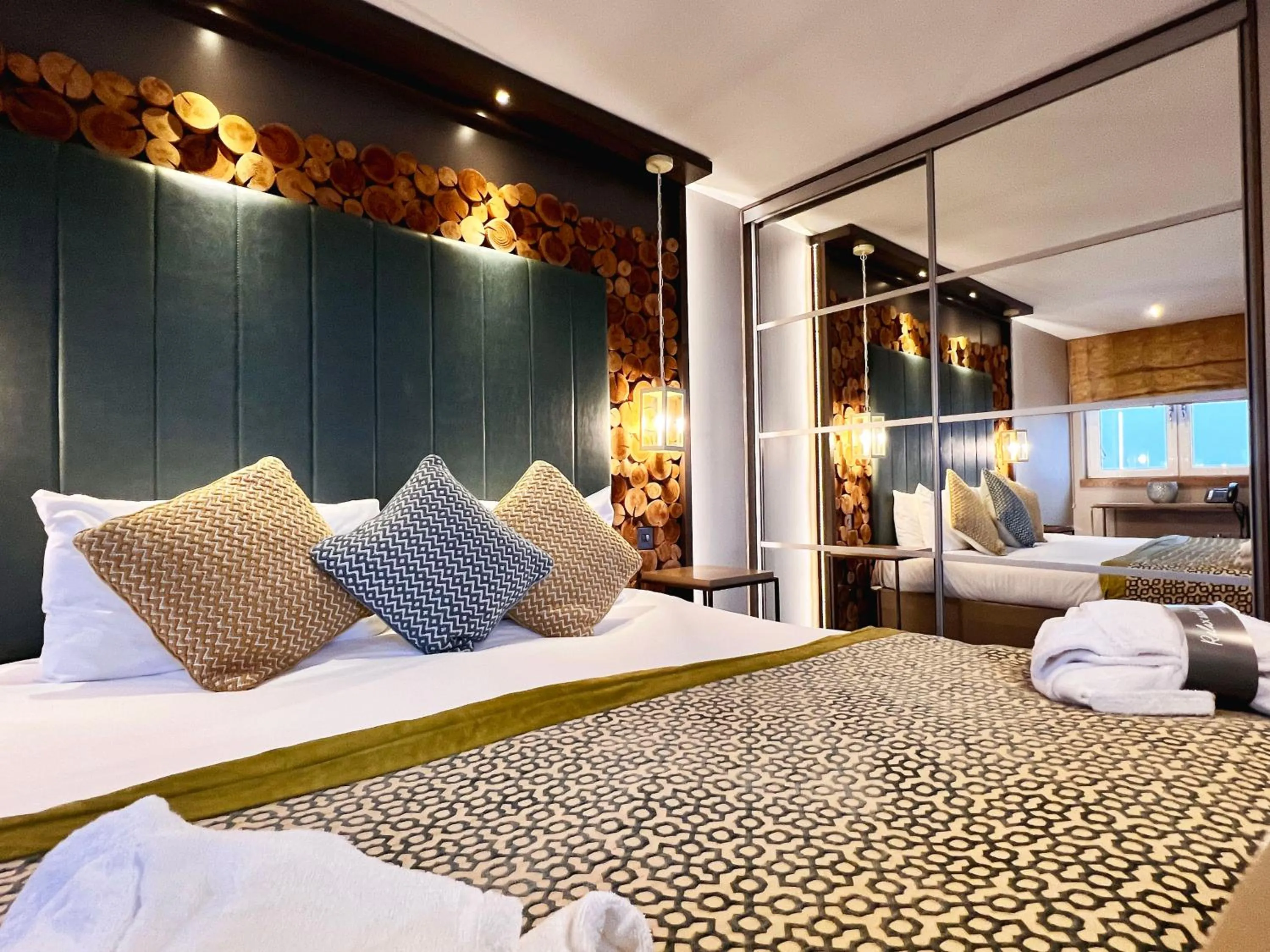 Bed in The Waterside Hotel