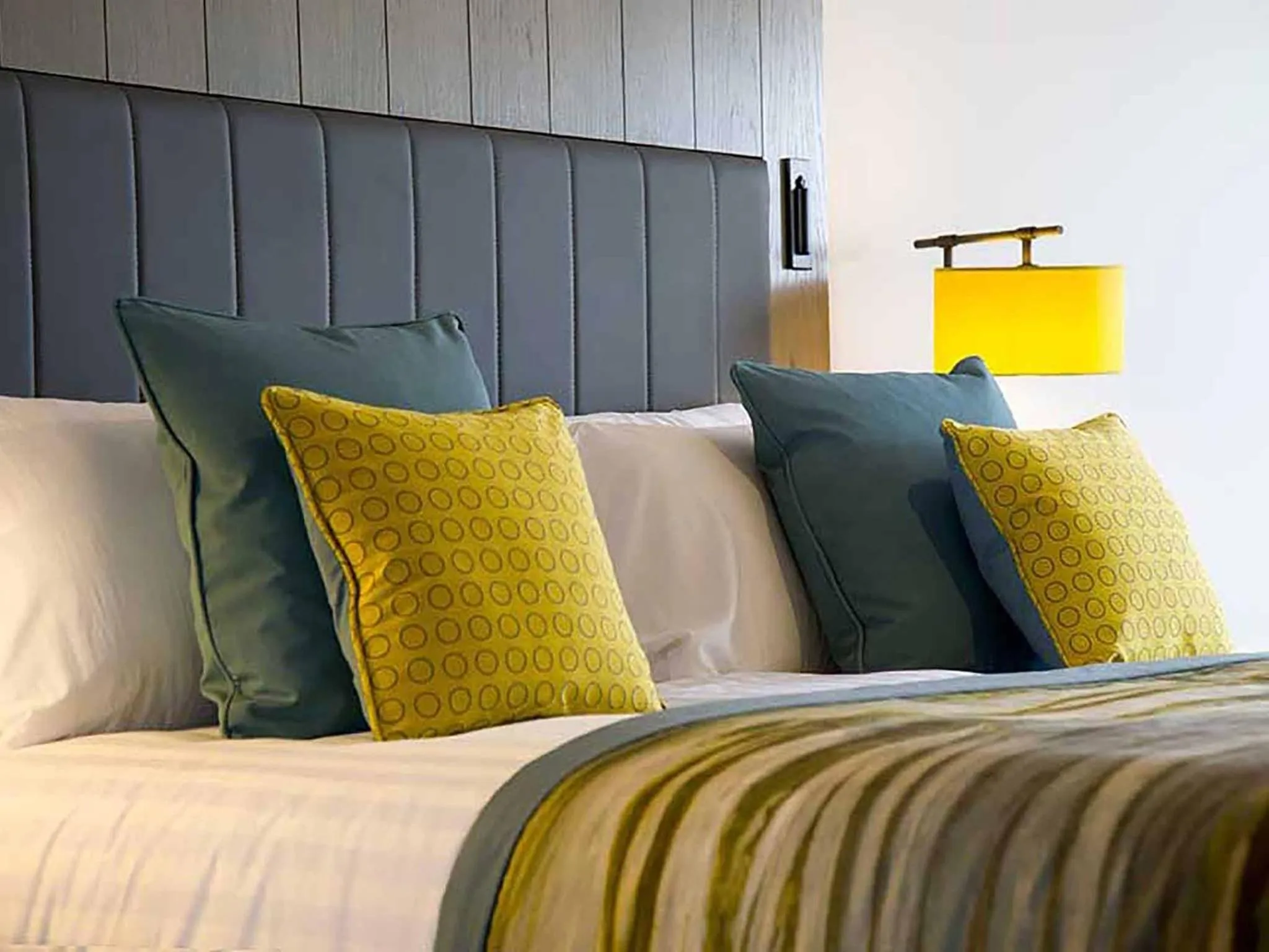 Bed in The Waterside Hotel