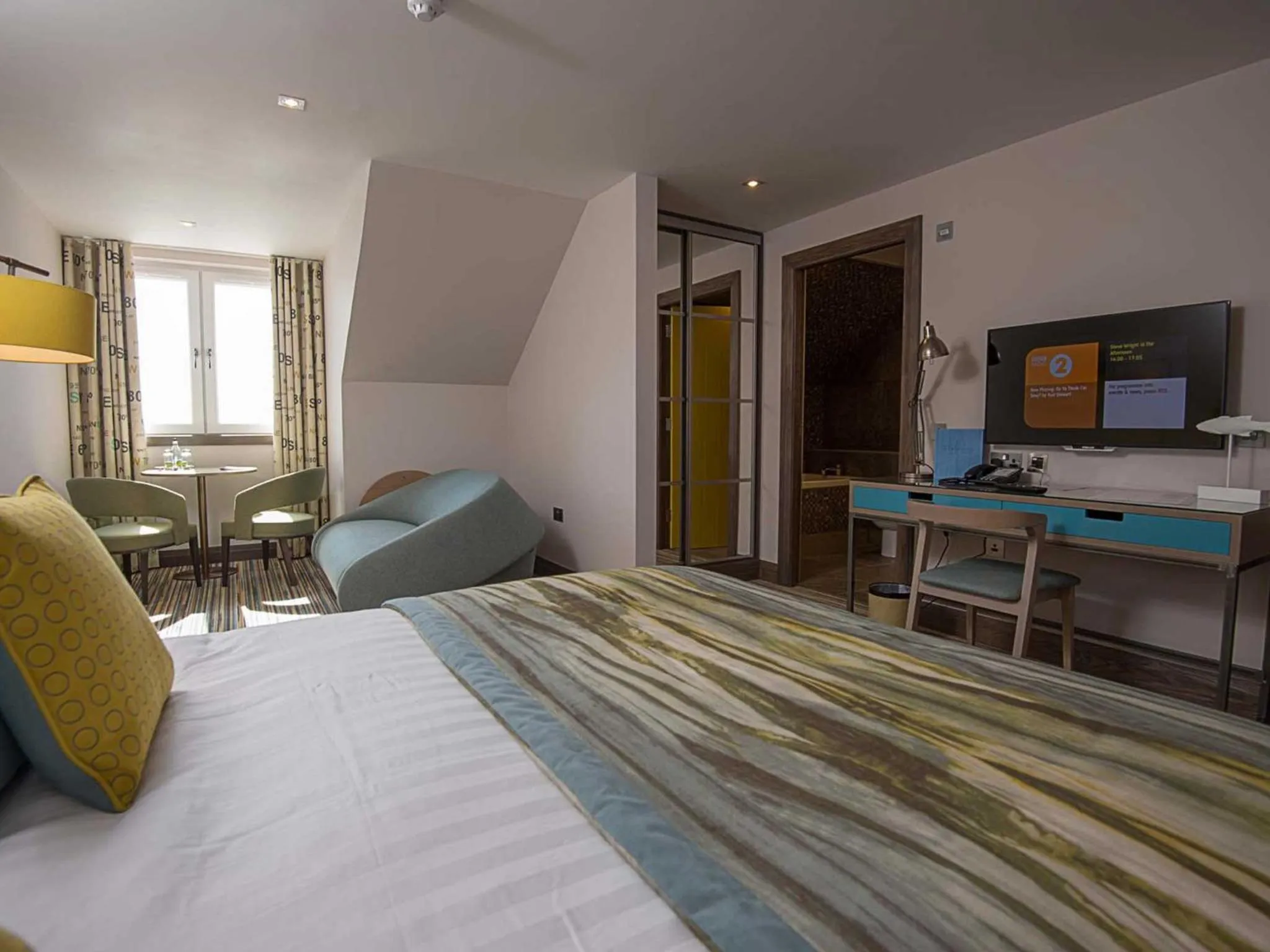 Bed in The Waterside Hotel