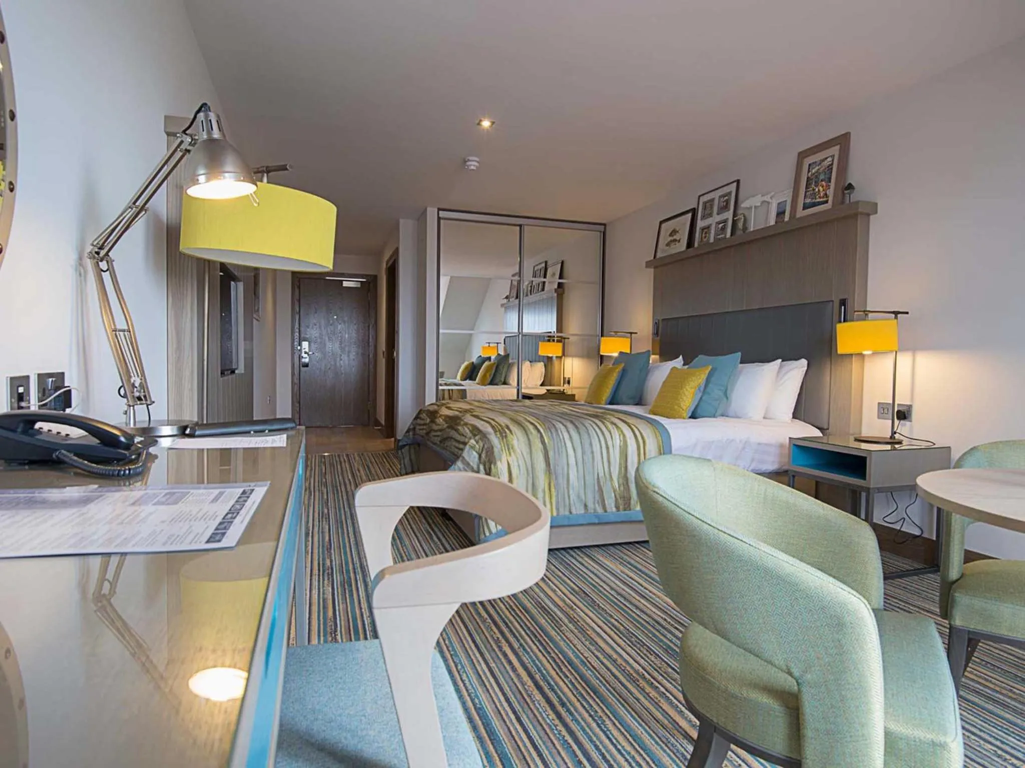 Photo of the whole room in The Waterside Hotel