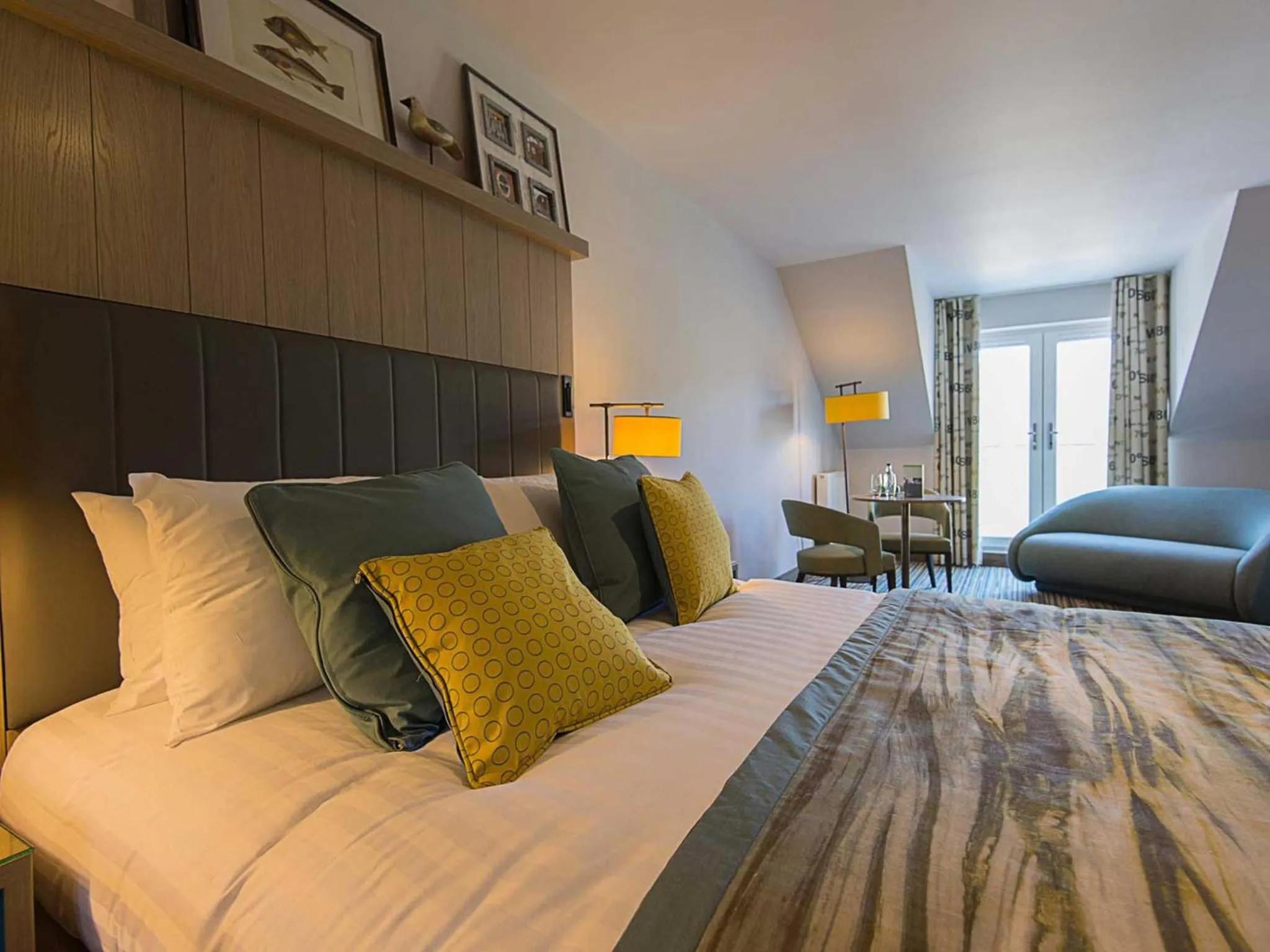 Photo of the whole room, Bed in The Waterside Hotel