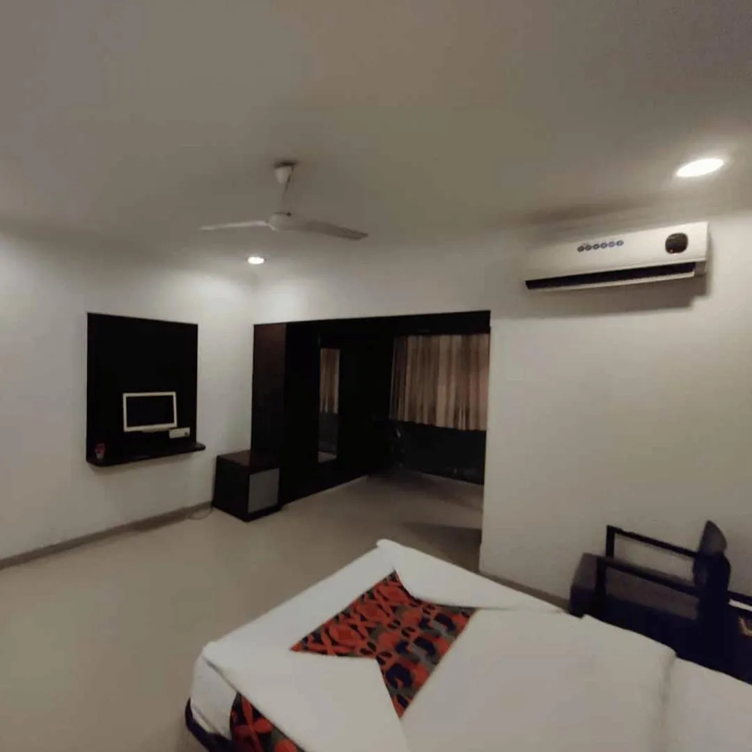 Bed in Hotel Shree Sai Wada