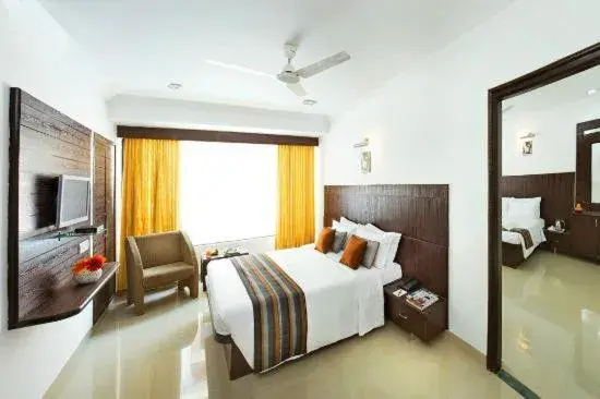 Suite - single occupancy in Hotel Shree Sai Wada Suite - single occupancy in Hotel Shree Sai Wada