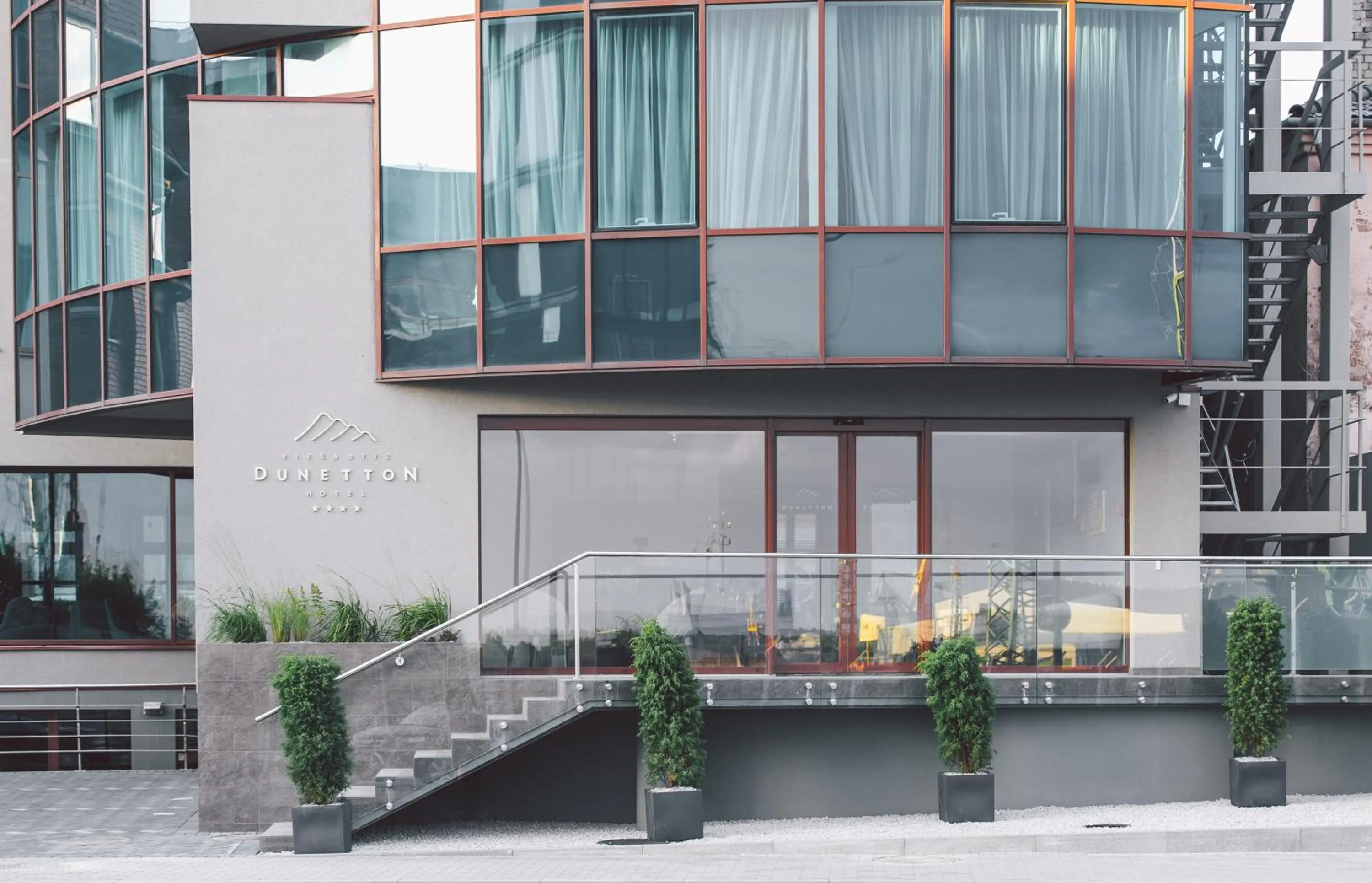 Property building in Dunetton - self check-in hotel