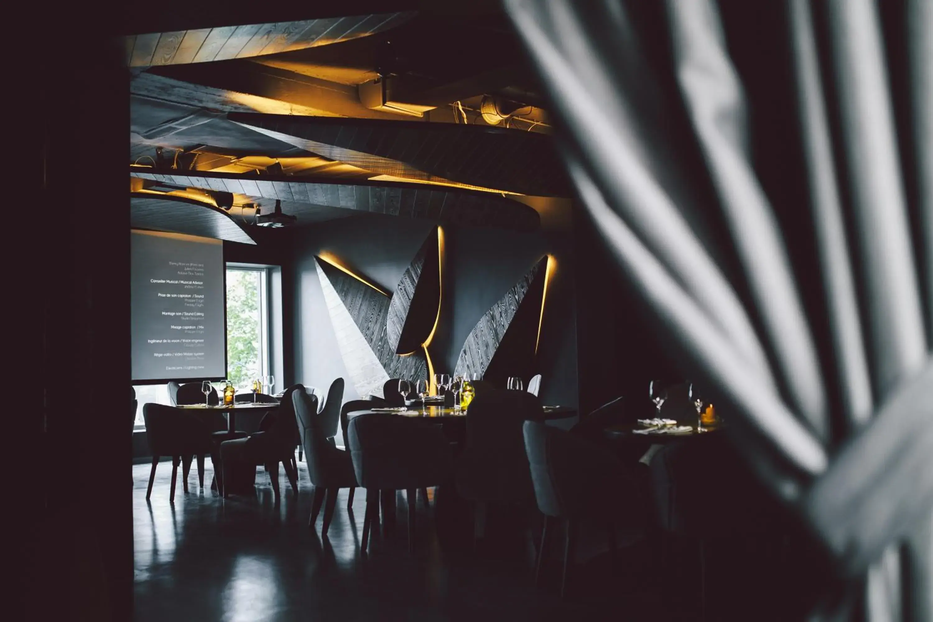 Restaurant/places to eat in Dunetton - self check-in hotel Restaurant/places to eat in Dunetton - self check-in hotel